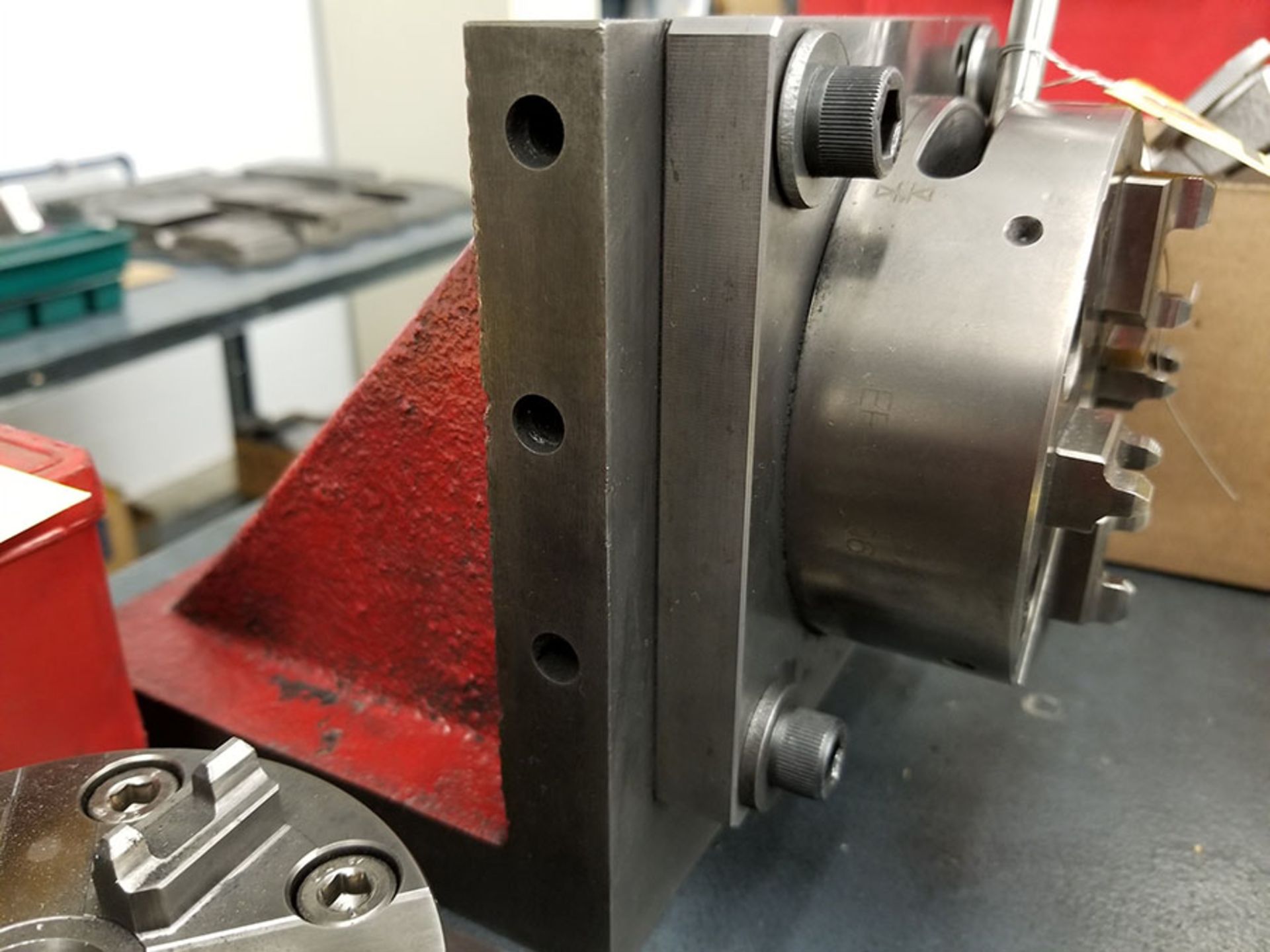 EROWA MANUAL QUICK CHUCK MOUNTED ON ANGLE BLOCK, COMBINATION CHUCK 50/100 - Image 2 of 7