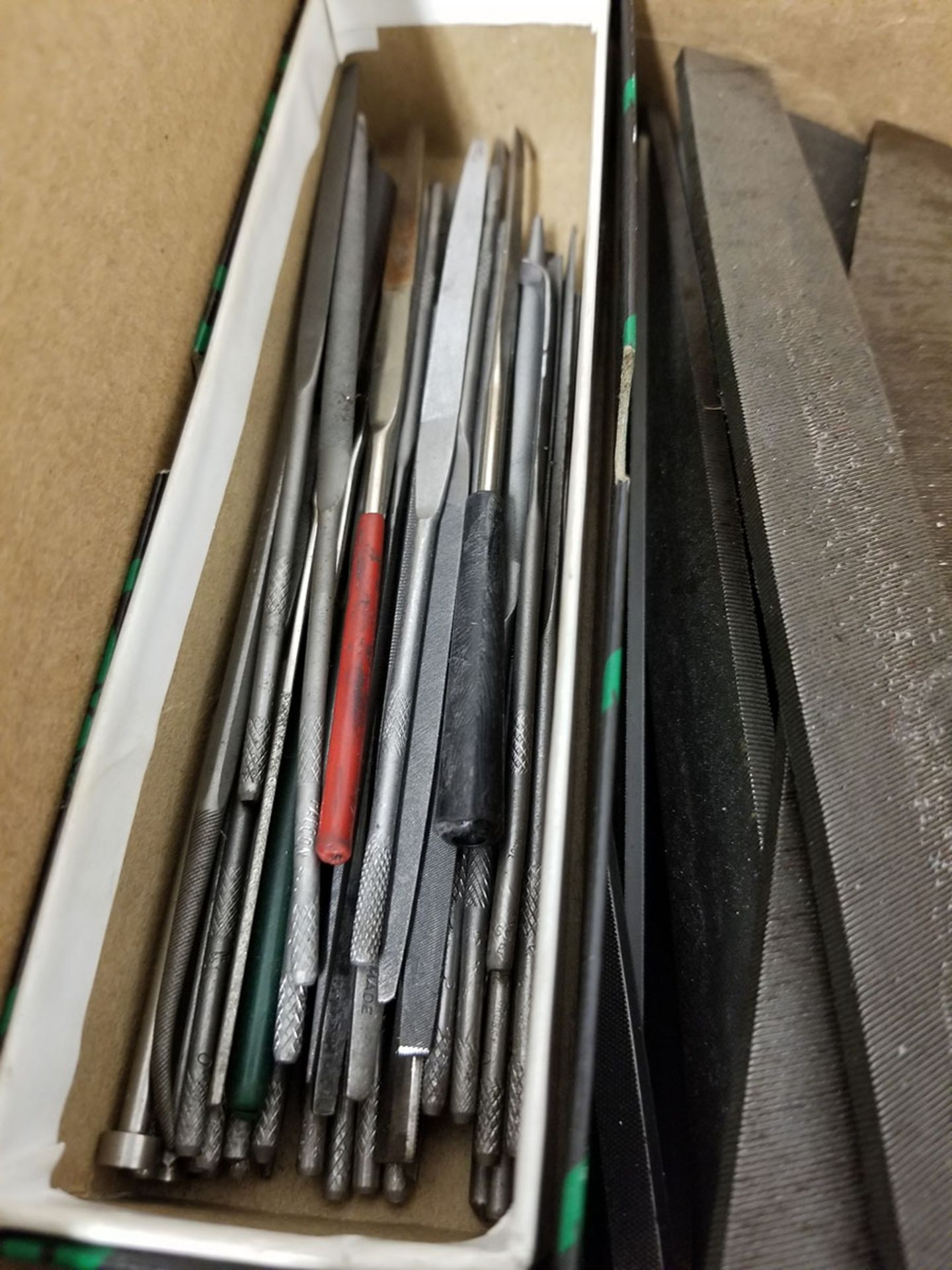 BOX OF HAND HELD FILES, FLAT, ROUND, AND CONTOUR STYLES, ASSORTED SIZES - Image 2 of 7