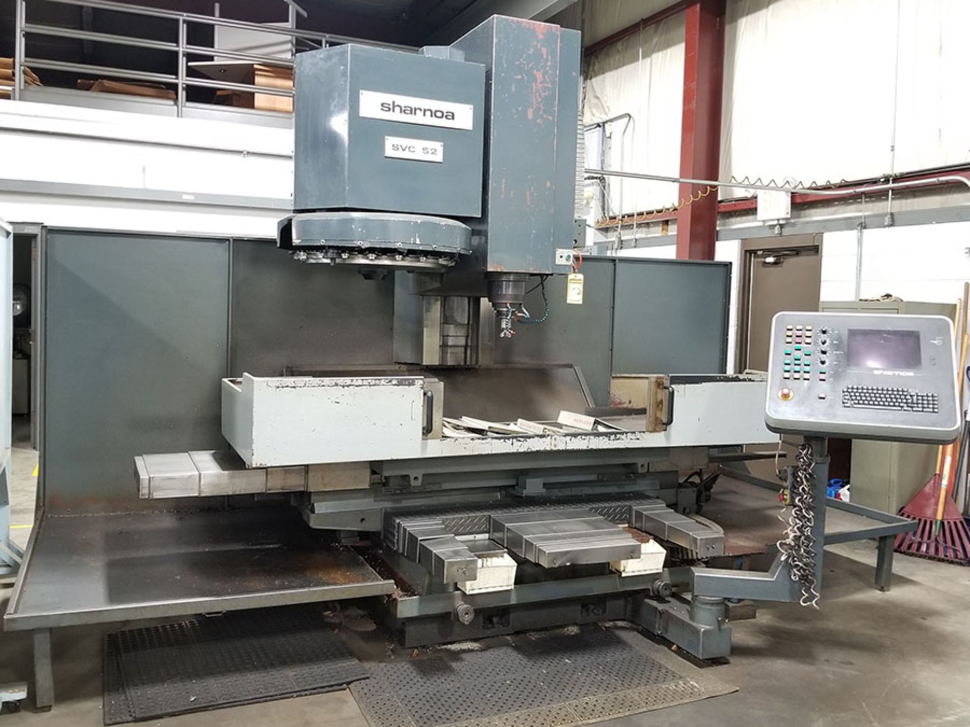 1991 SHARNOA VERTICAL MACHINING CENTER, MODEL SVC-52D, TIGER 5 DRO PROGRAMMABLE CONTROL, 20 POSITION