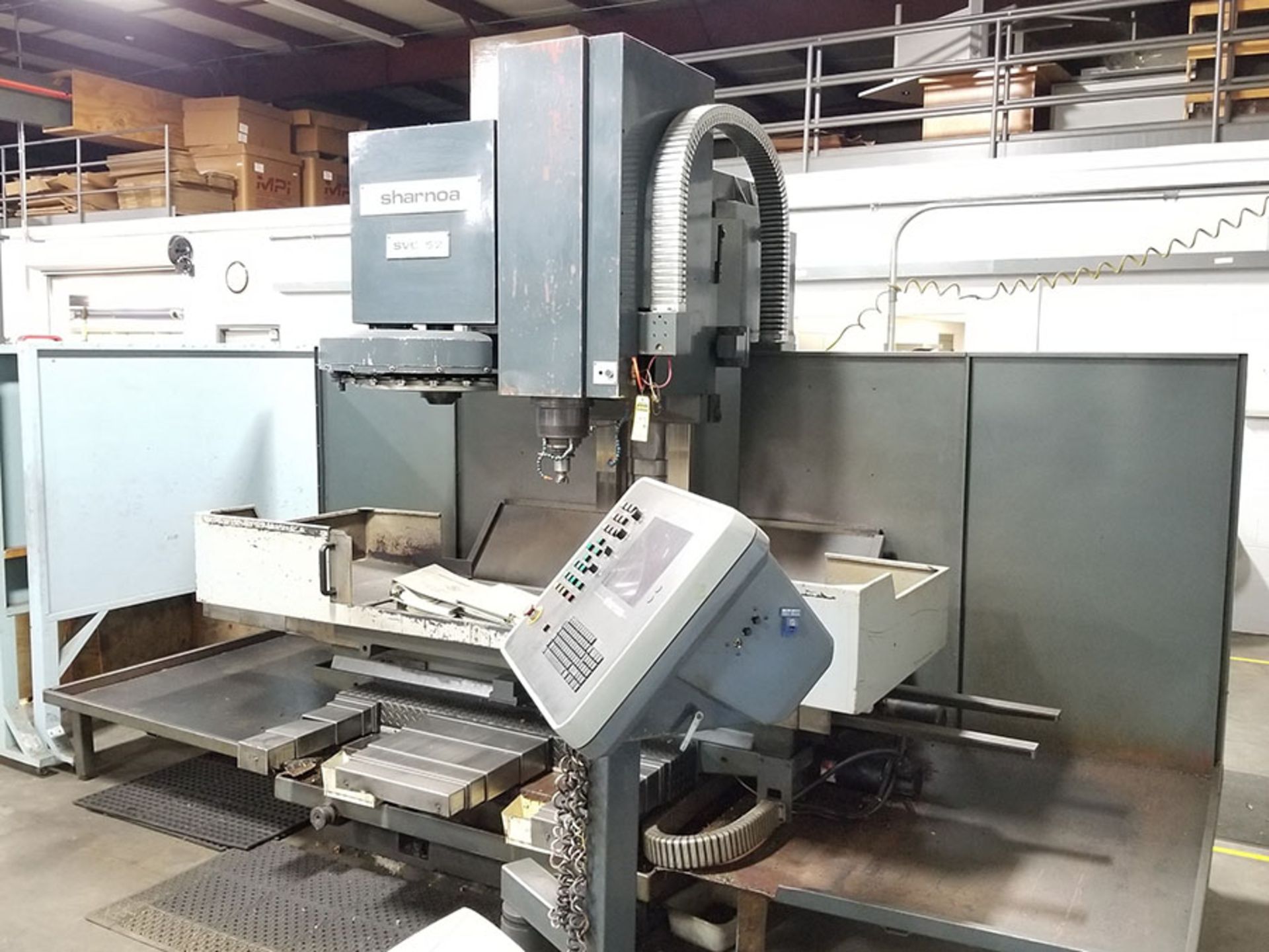 1991 SHARNOA VERTICAL MACHINING CENTER, MODEL SVC-52D, TIGER 5 DRO PROGRAMMABLE CONTROL, 20 POSITION - Image 2 of 15