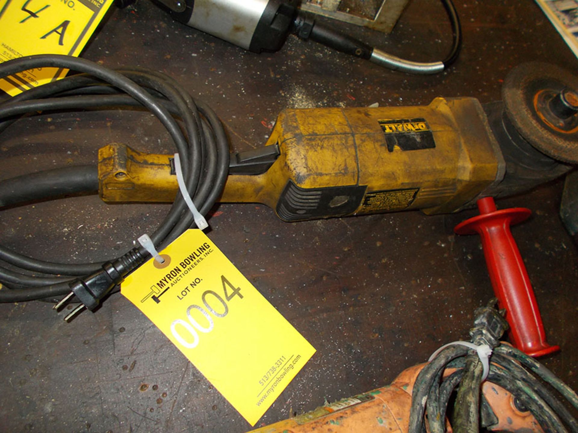 DEWALT 7'' ANGLE GRINDER