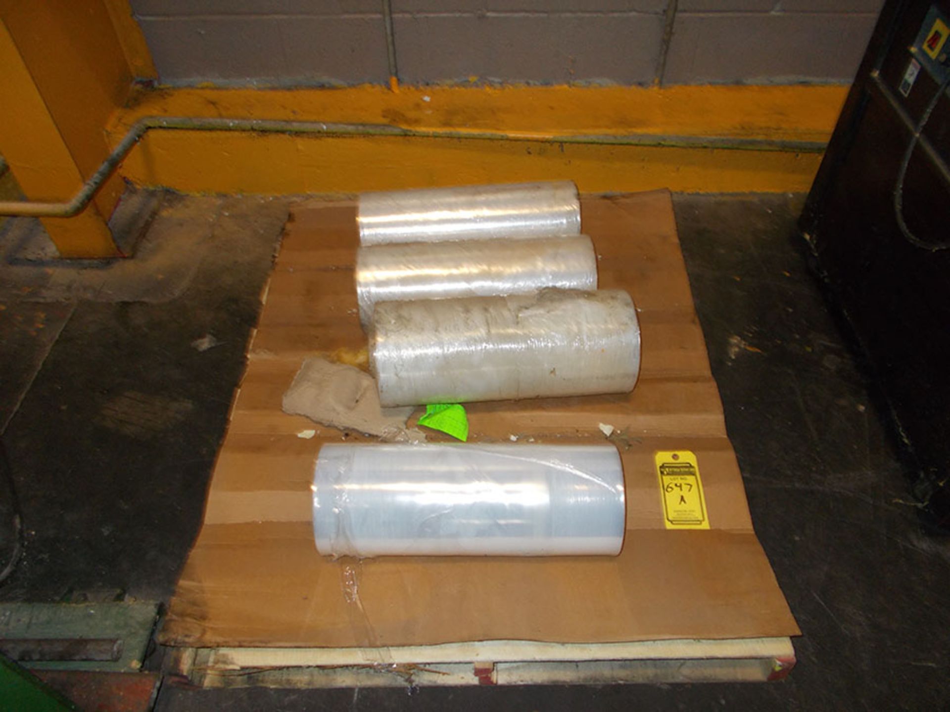 (4) ROLLS OF STRETCH WRAP