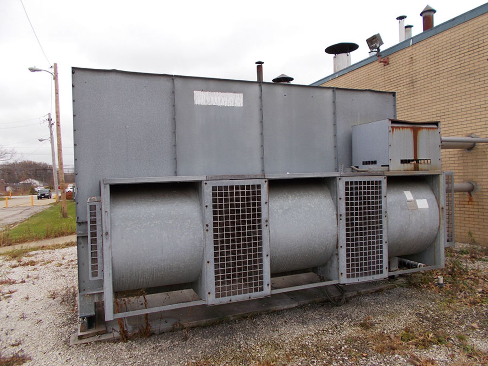 COOLING TOWER (OUTSIDE) PUMP SYSTEM & CONTROL PANEL - Image 3 of 5