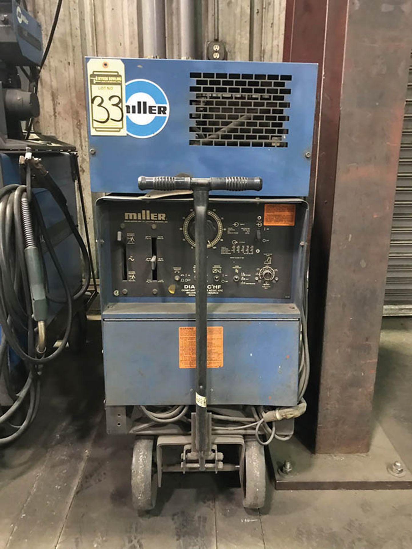 MILLER CC AC/DC ARC WELDER, MODEL DIALARC HF, S/N JF879507, OUTPUT: 125-250A, 10-310 AC/DC GTAW - Image 3 of 7