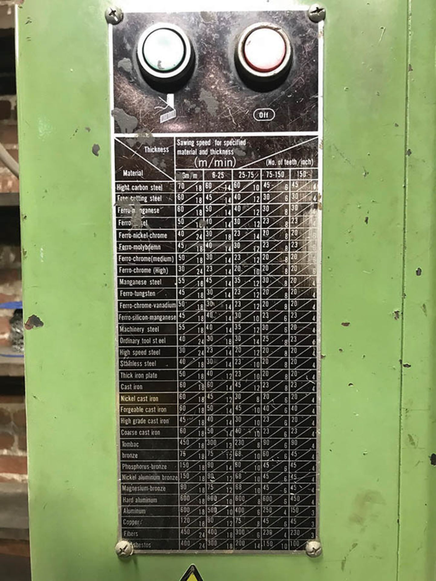 FUHO VERTICAL BANDSAW, MODEL VBS20, S/N 200131, 20'' THROAT, 149'' BLADE, 23.5'' X 22'' TABLE, BLADE - Image 5 of 6