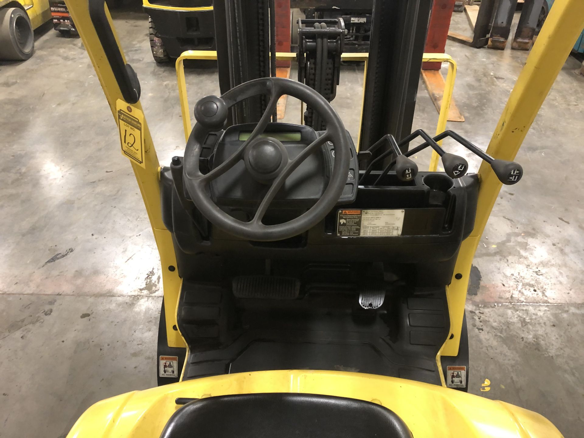 2014 HYSTER 5,000-LB., MODEL: S50FT, S/N: F187V26181M, LPG, LEVER SHIFT TRANSMISSION, SOLID TIRES, - Image 5 of 5