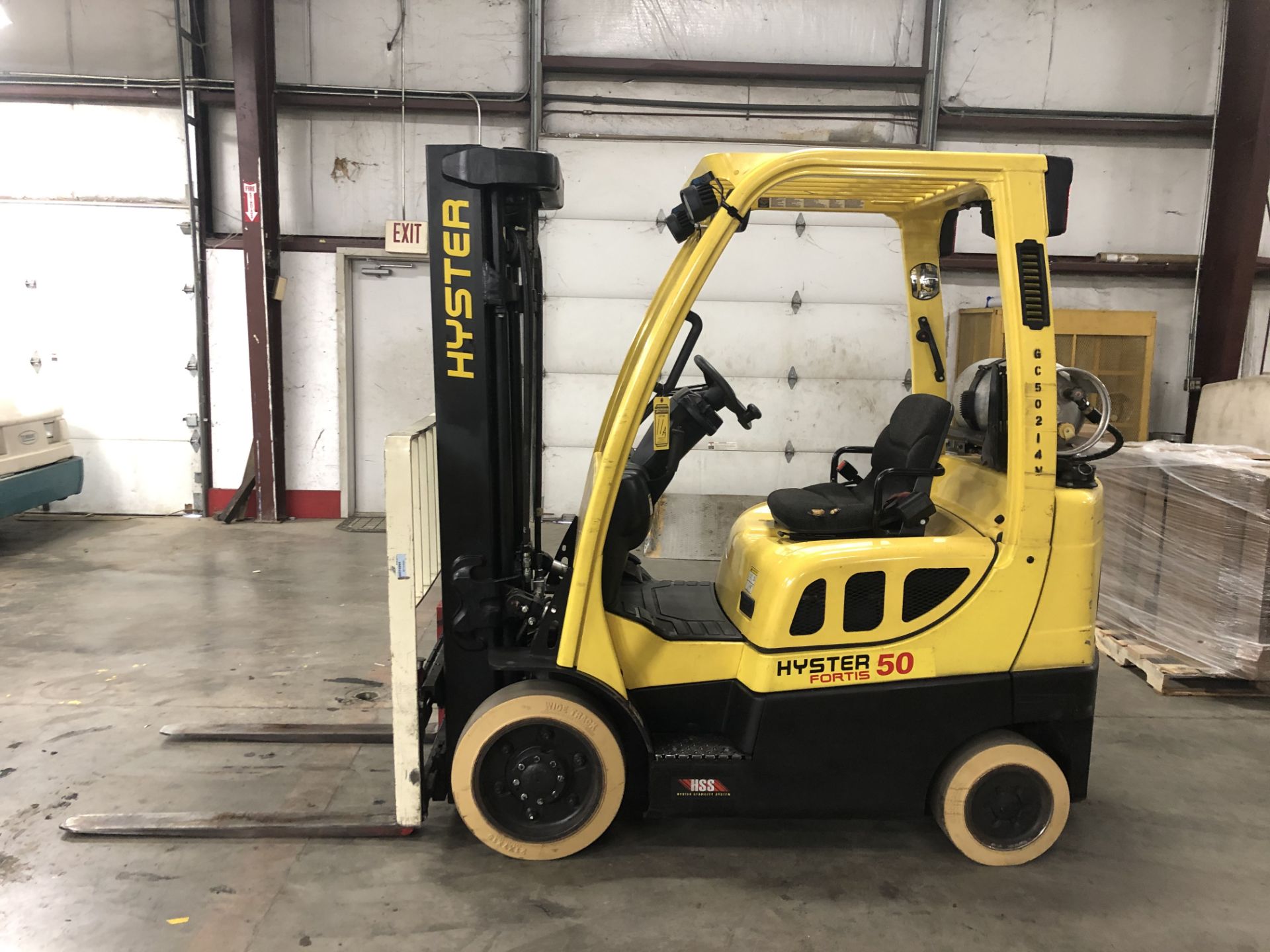 2014 HYSTER 5,000-lb., Model: S50FT, LPG, Solid Tires, 3-Stage Mast, Sideshift, 42” Forks, 8,043 HRS