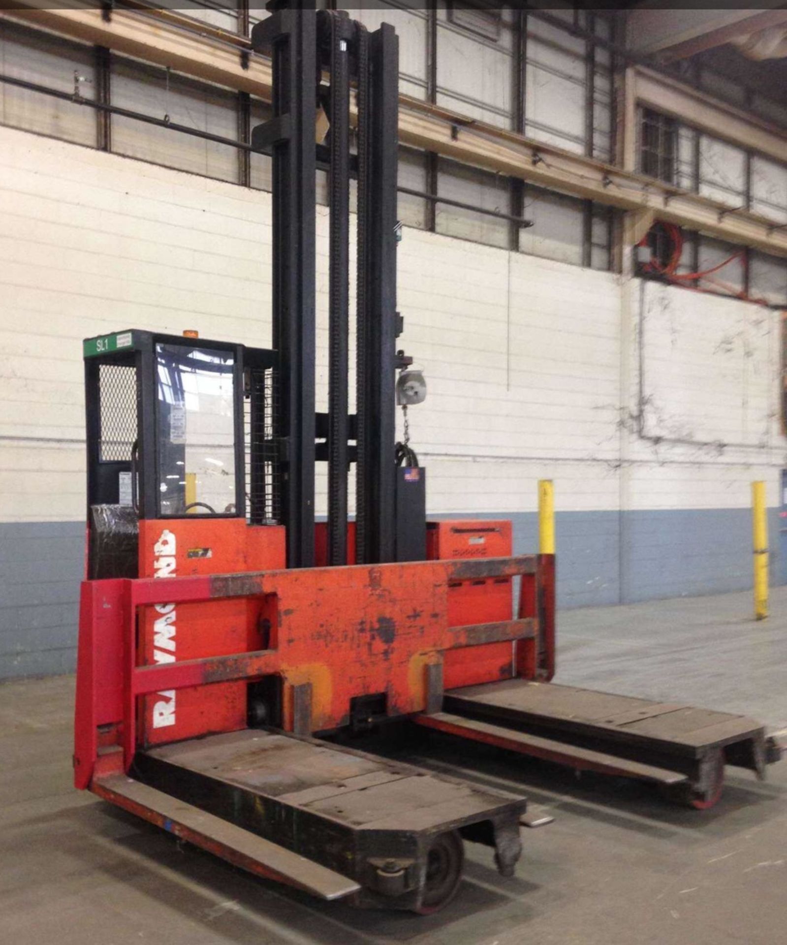 RAYMOND 6,000-LB CAP SIDE LOADING FORKLIFT MODEL 76-SL100TN 6253 HRS *LOCATED IN MI*