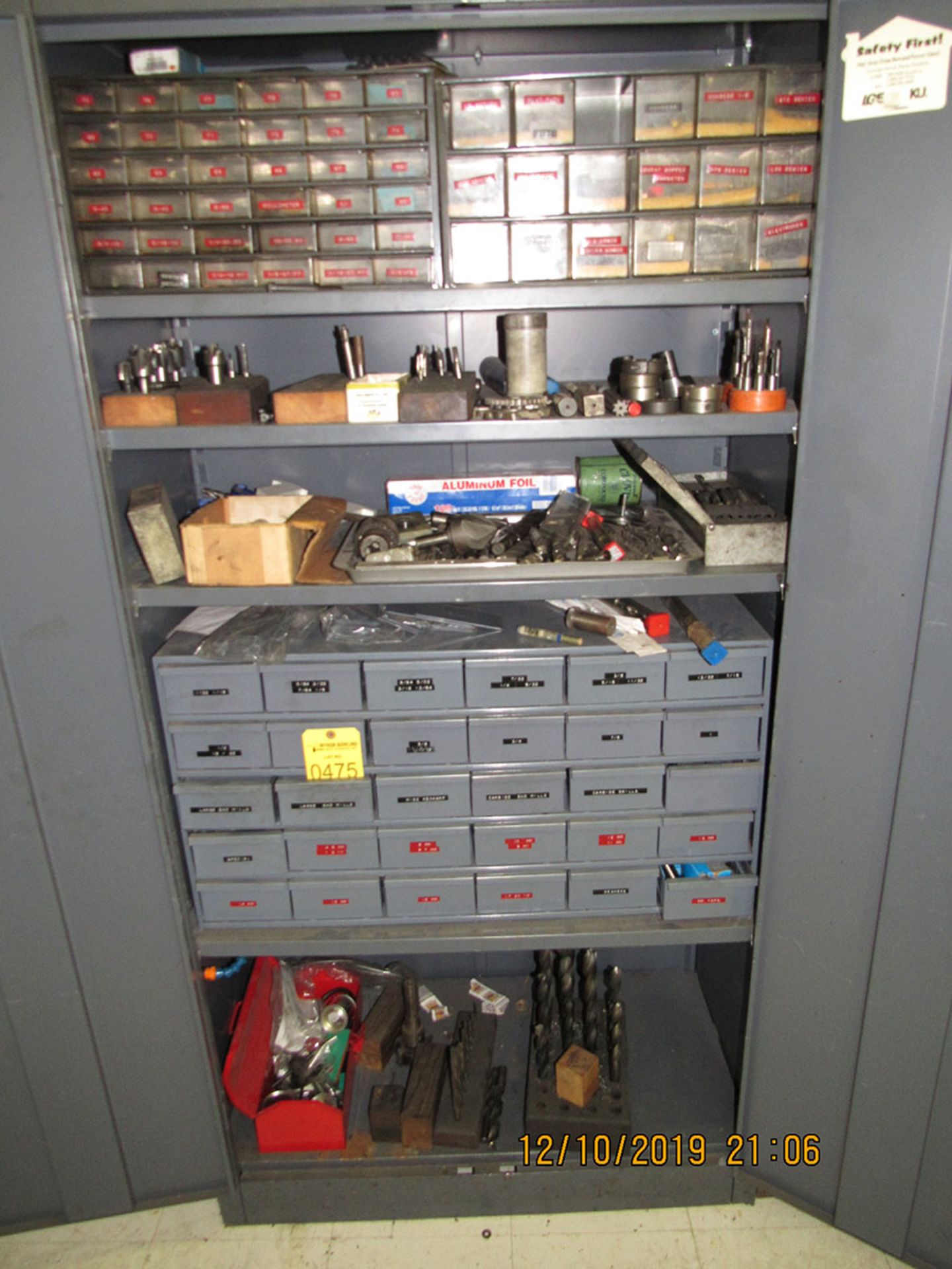 2-DOOR CABINET WITH CONTENTS; DRILL BITS & CUTTERS