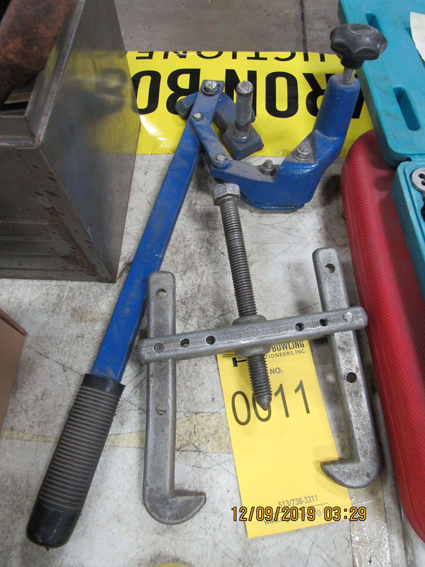 CENTER PULLER & DRUM LID OPENER - Image 2 of 2