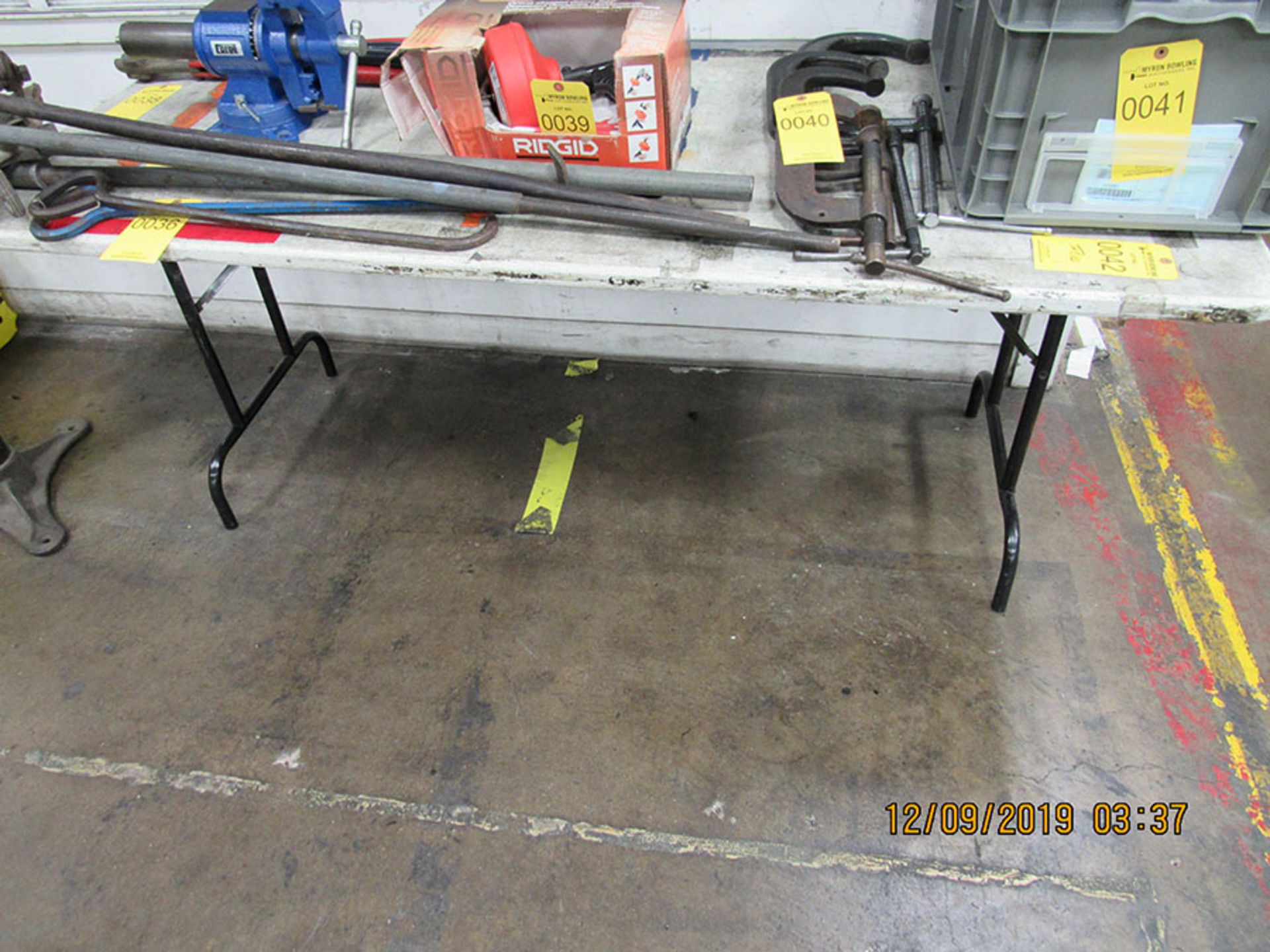 6' X 28'' PLASTIC FOLDING TABLE