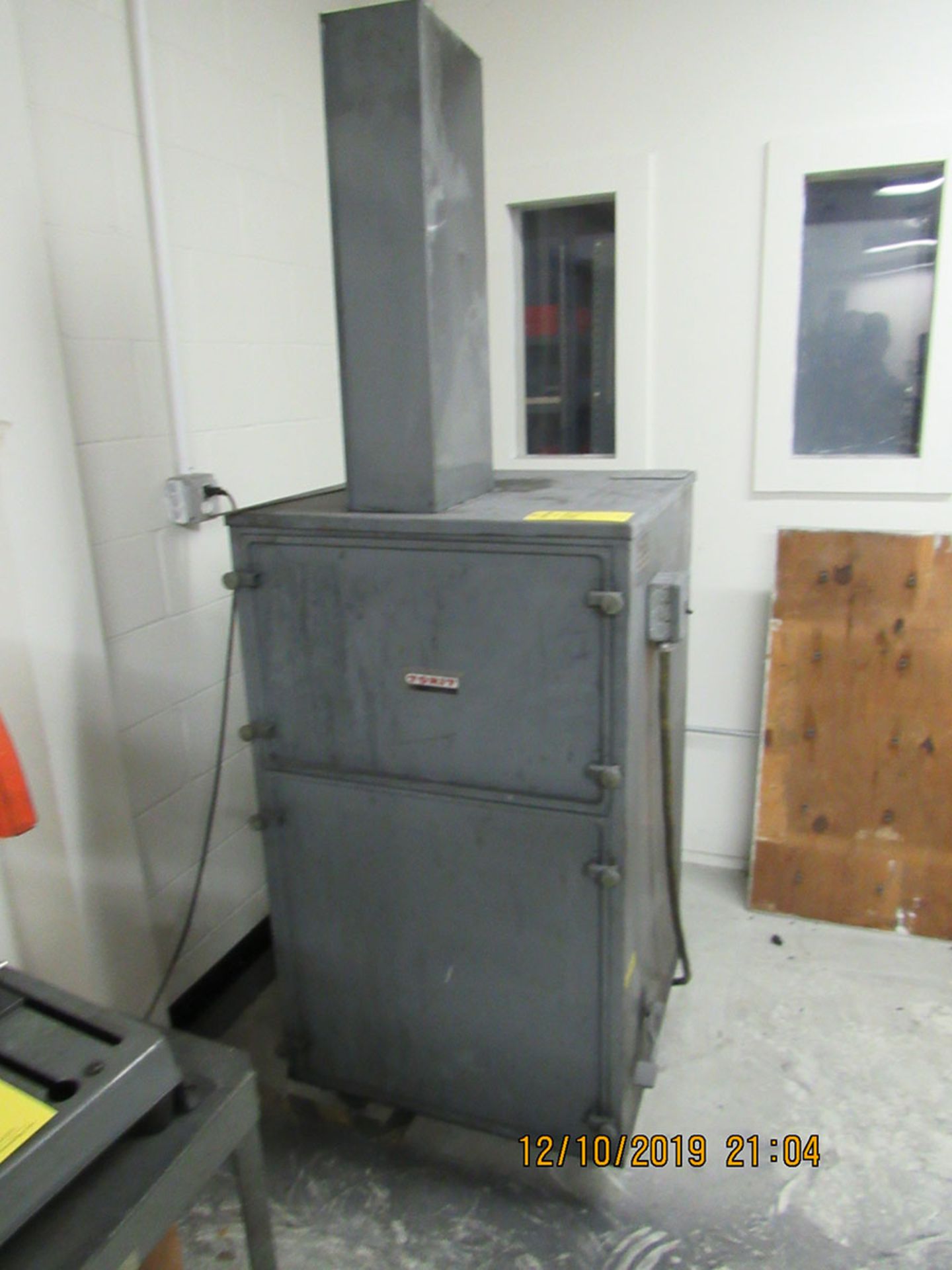 TORIT DUST COLLECTOR; MODEL 84, S/N G4707, 230/460/3/60 - Image 2 of 2