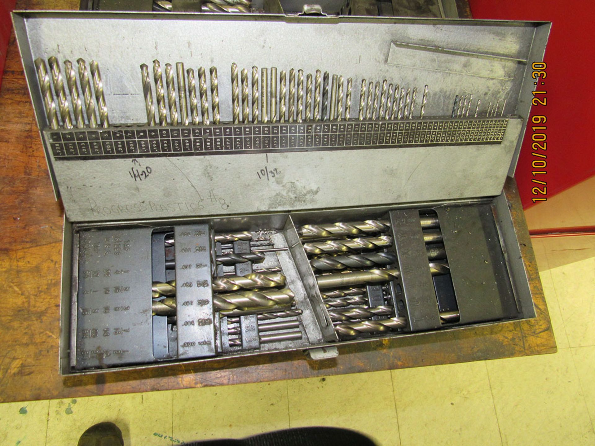 LOT OF CHUCKS, COLLETS, AND DRILL BITS - Image 4 of 5