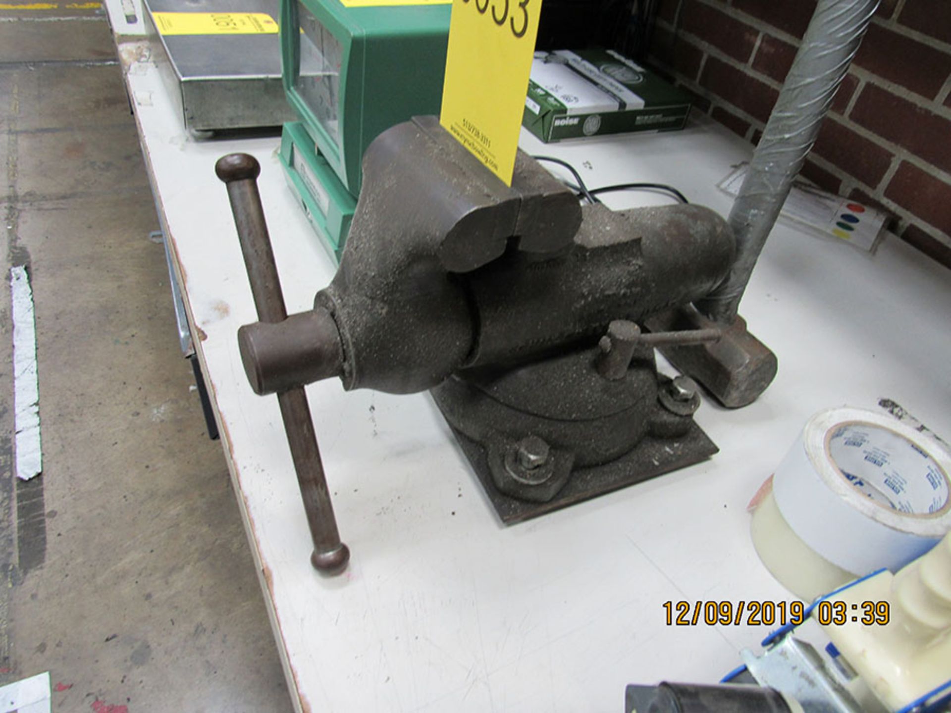 WILTON 4'' VISE & 10 LB. SLEDGEHAMMER - Image 2 of 2