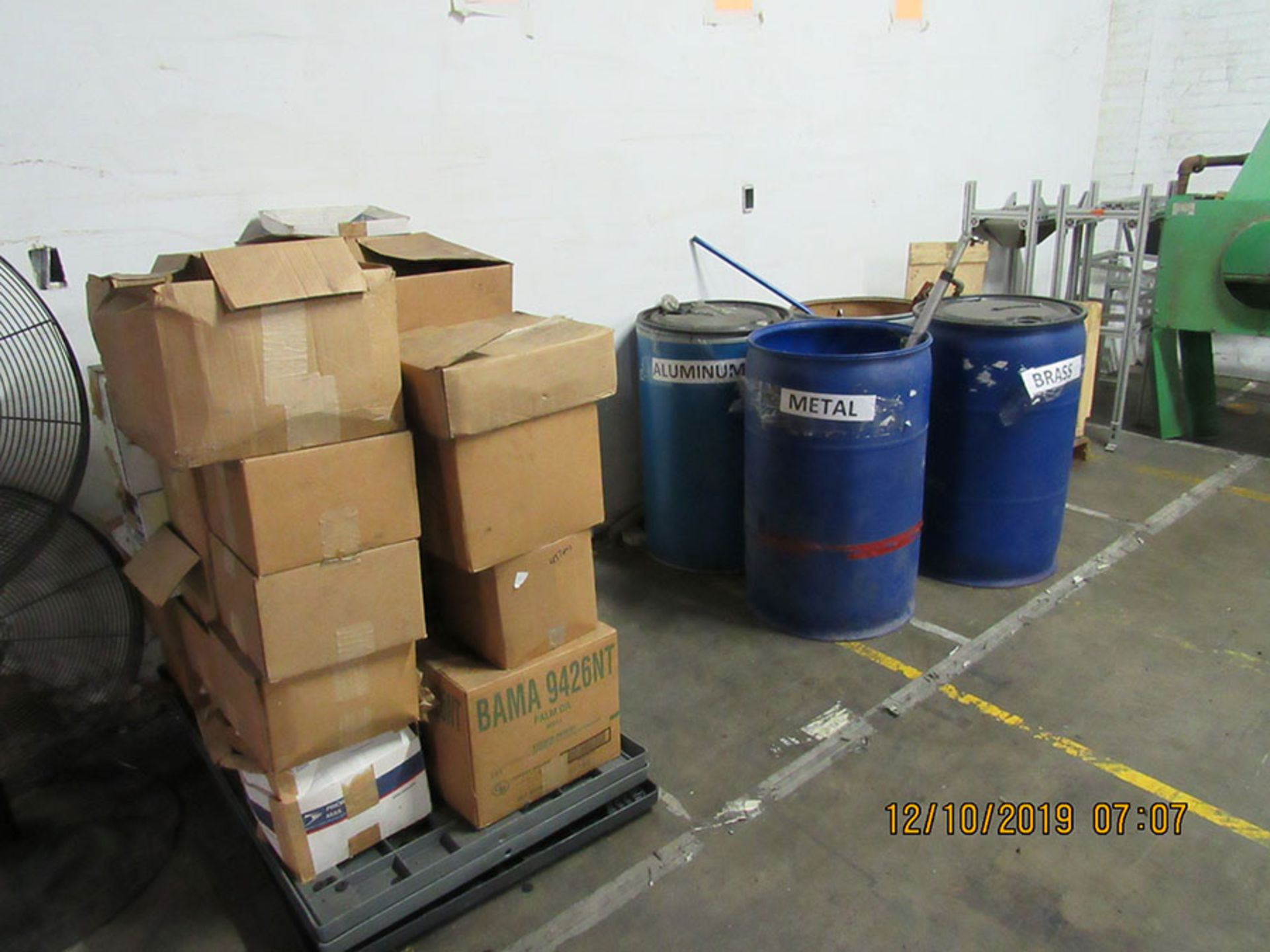 ALL PALLETS ON WALL, ASSORTED REPAIR PARTS, ALUMINUM FRAMEWORK, BARRELS WITH SCRAP METAL, BOXES OF - Image 4 of 5