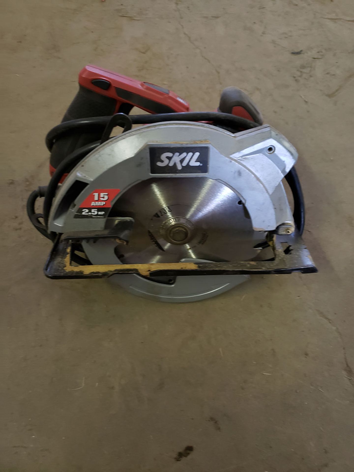 LOT OF (3) CIRCULAR SAWS; MILWAUKEE 6 1/2'', BLACK & DECKER, AND SKIL - Image 2 of 4