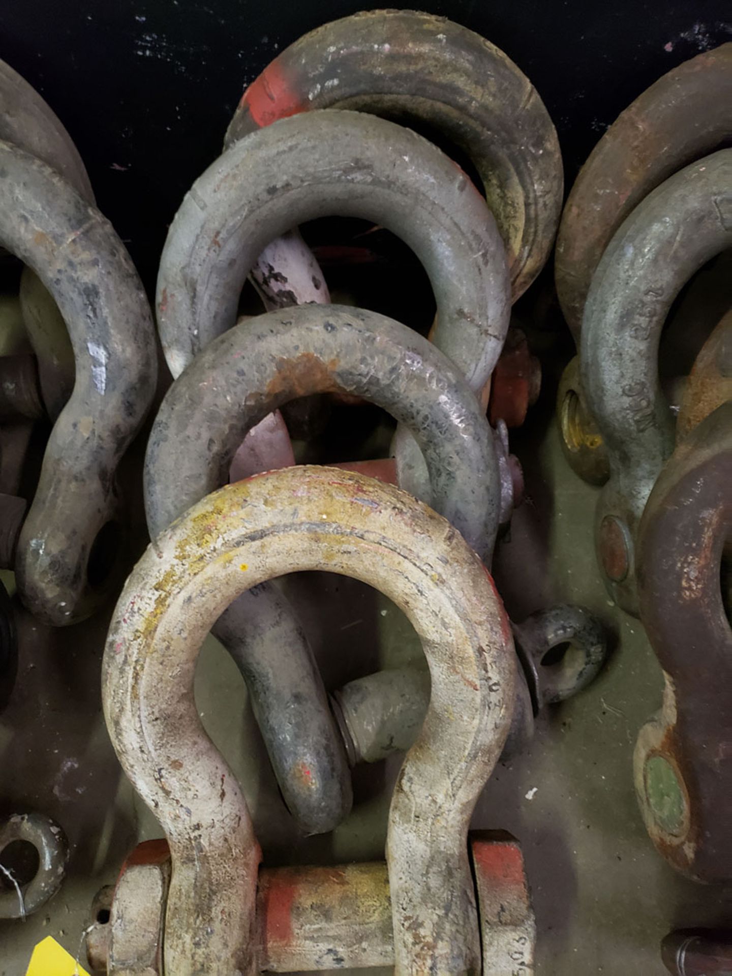 LOT OF (4) 25-TON SHACKLES