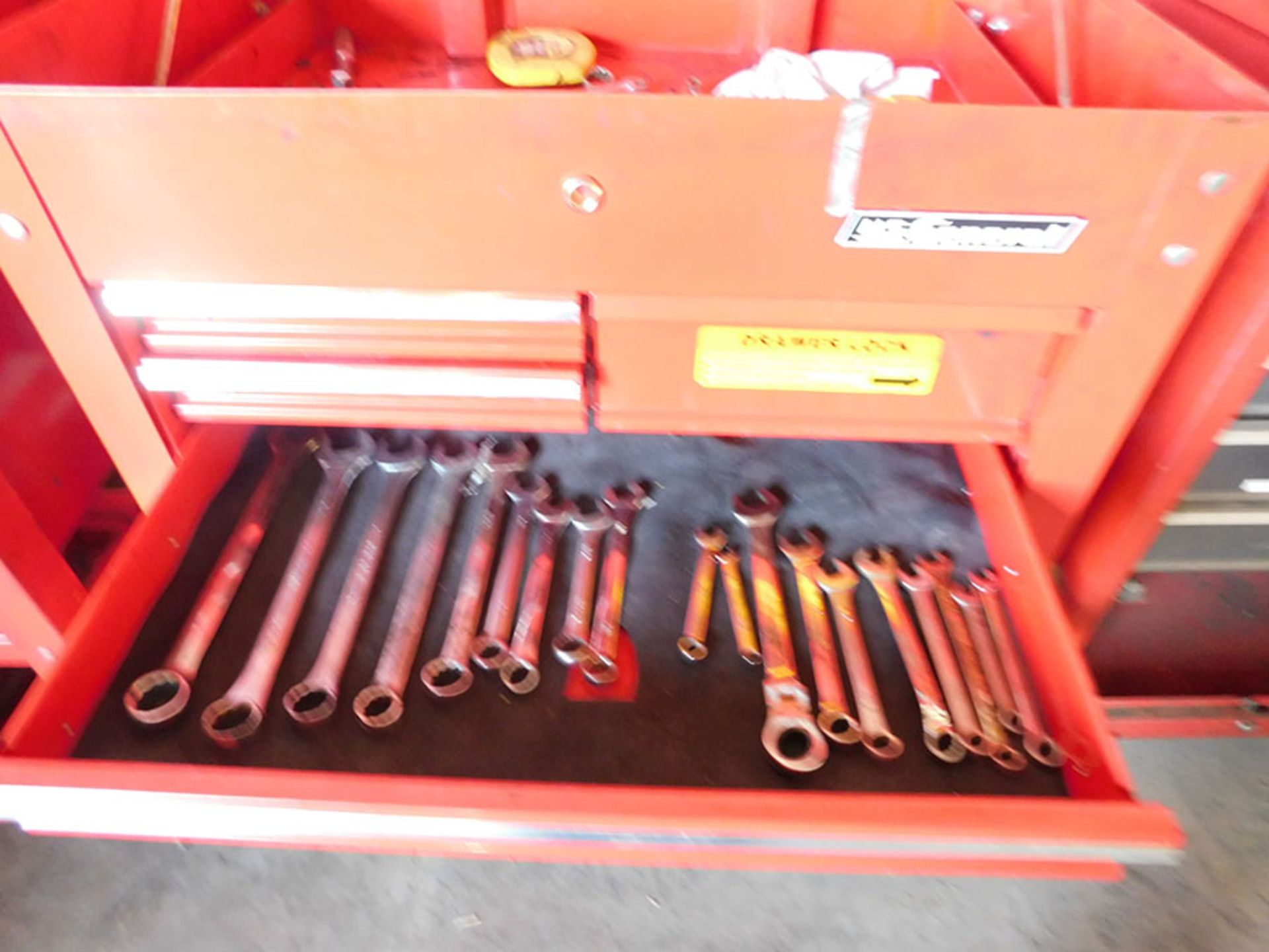 ROLLING US GENERAL TOOLBOX WITH CONTENTS - Image 3 of 3