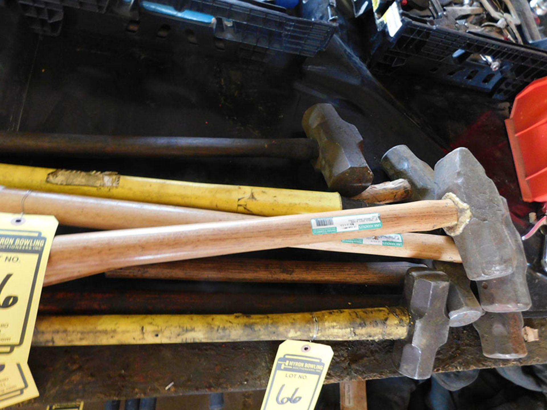 LOT OF ASSORTED SLEDGEHAMMERS