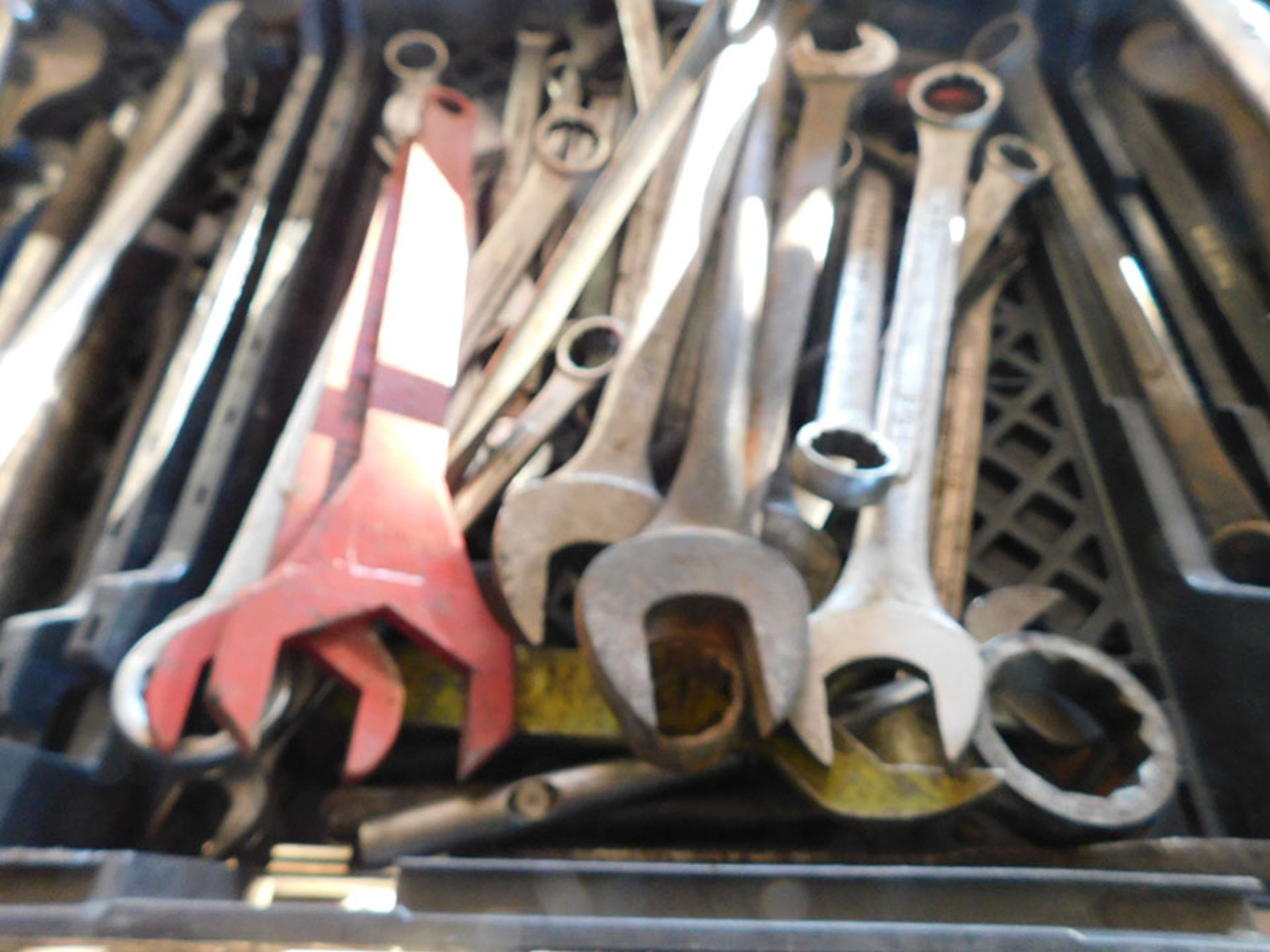 LOT OF ASSORTED LARGE WRENCHES