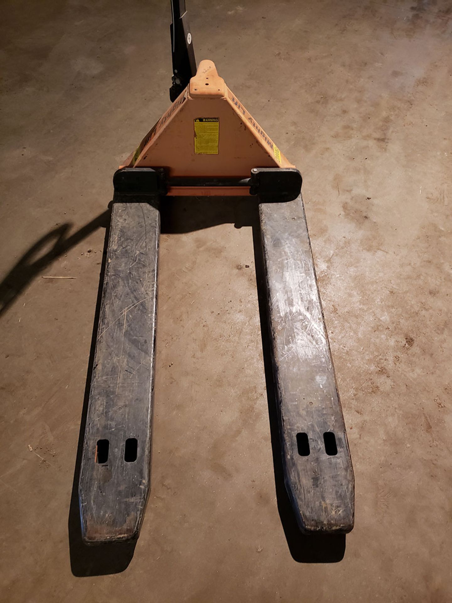 MIGHTY LIFT PALLET JACK - Image 2 of 2