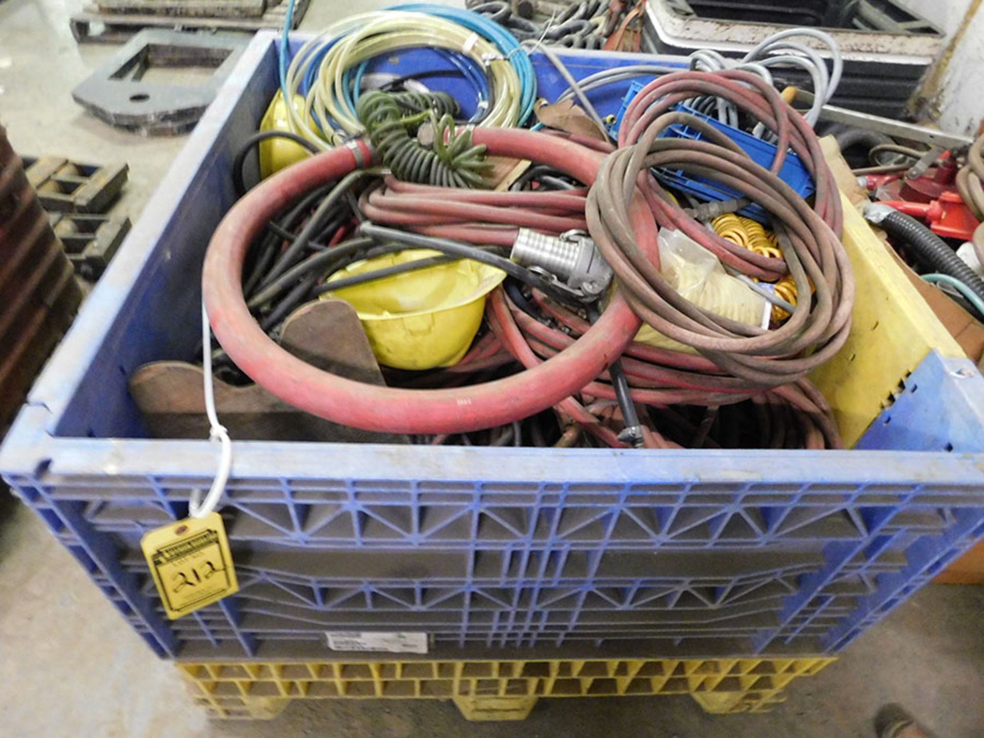 CRATE OF ASSORTED AIR HOSE - Image 2 of 2