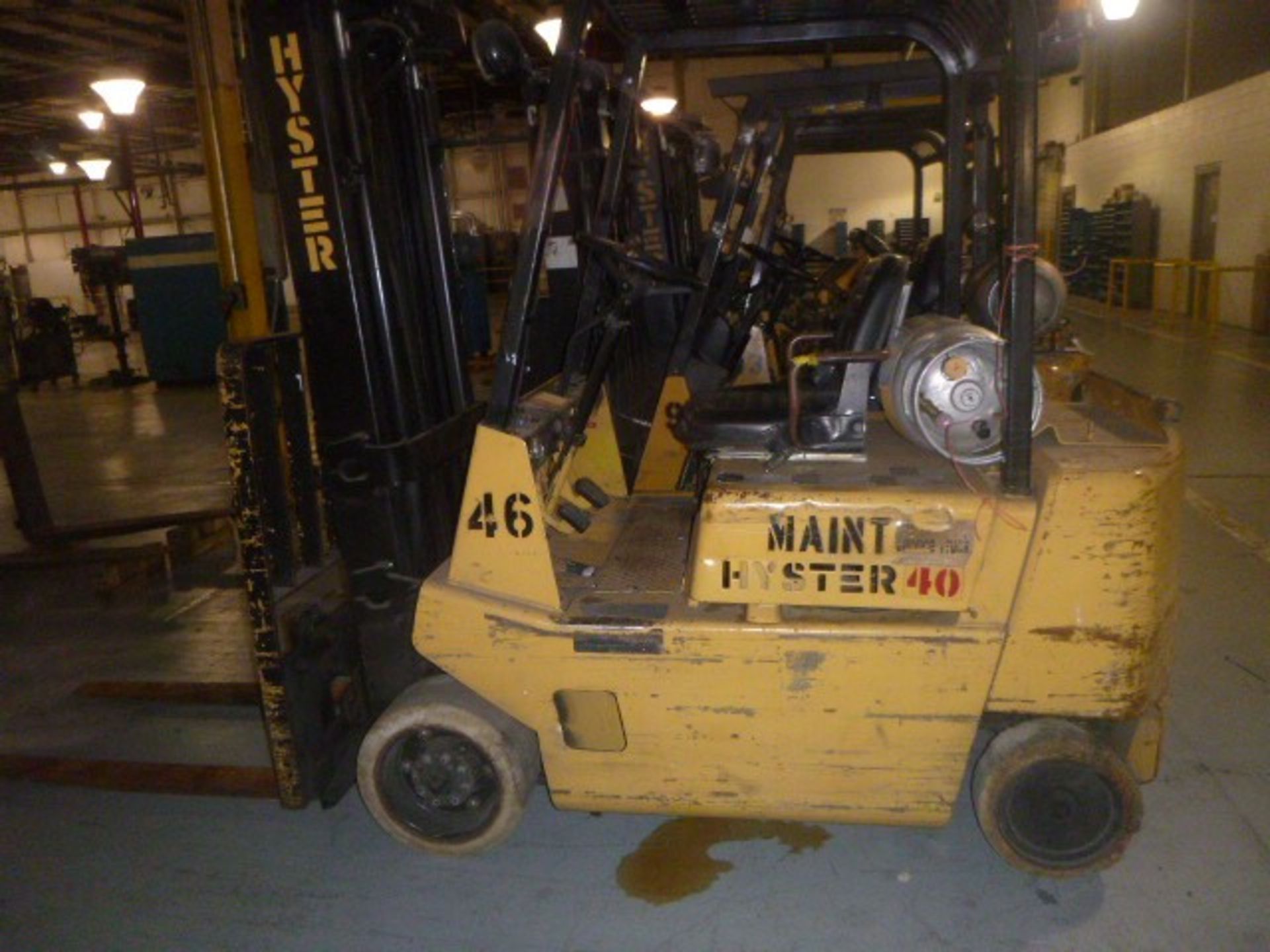 (4) FORKLIFTS; HYSTER 40, CATERPILLAR 30, HYSTER 40, HYSTER 40 (NON-FUNCTIONAL UNITS * PARTS ONLY)