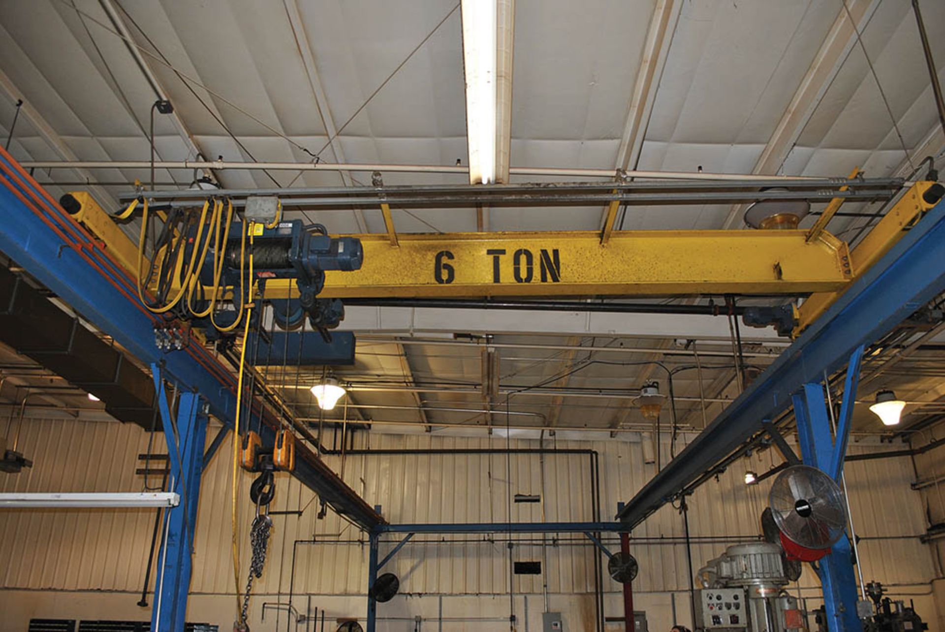 DIXIE 6-TON CRANE W/BLUE UPRIGHTS & RAIL, SINGLE BEAM TOP RUNNING, UNDERHUNG HOIST, 22' X 70' - Image 3 of 5