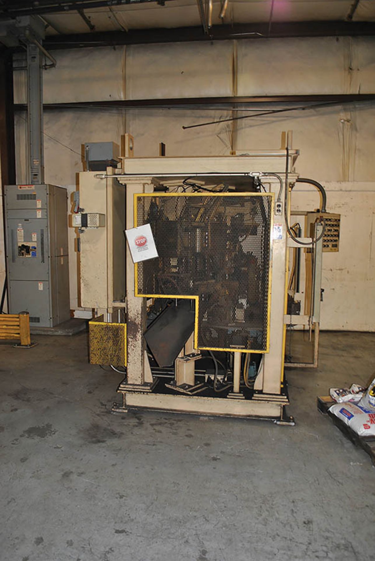 TELEDYNE PEER SPECIAL LARGE RESISTANCE WELDER, S/N 9000006, 36" DIA. TURNTABLE, 4' X 6' PLATEN, ( - Image 5 of 7