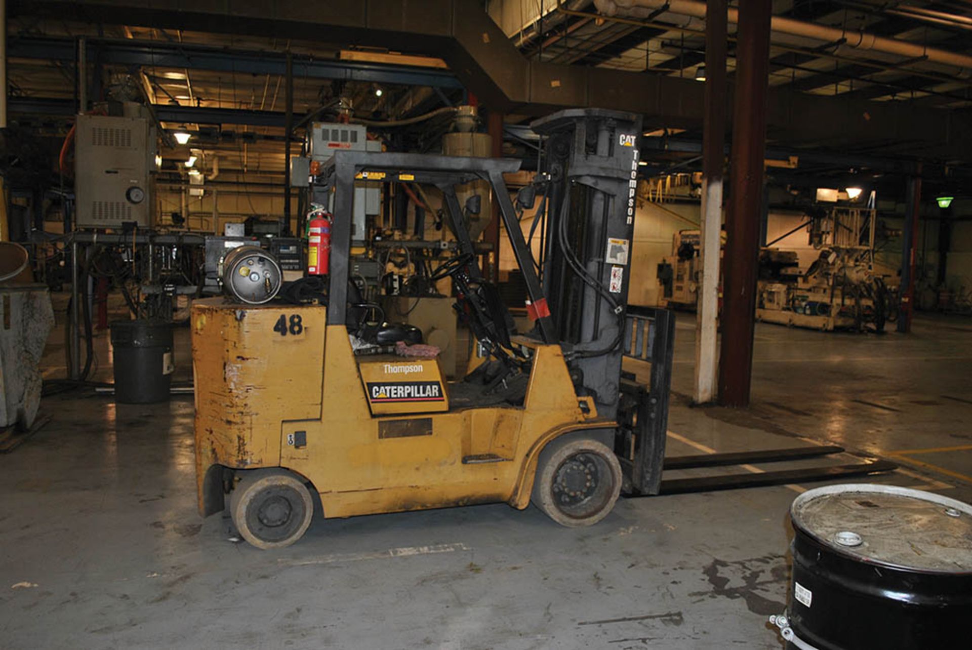 CATERPILLAR 12,000-LB FORKLIFT, MODEL GC55K-STR, LPG, SOLID TIRE, 3-STAGE MAST, 2,091 HRS, SIDESHIFT - Image 3 of 5