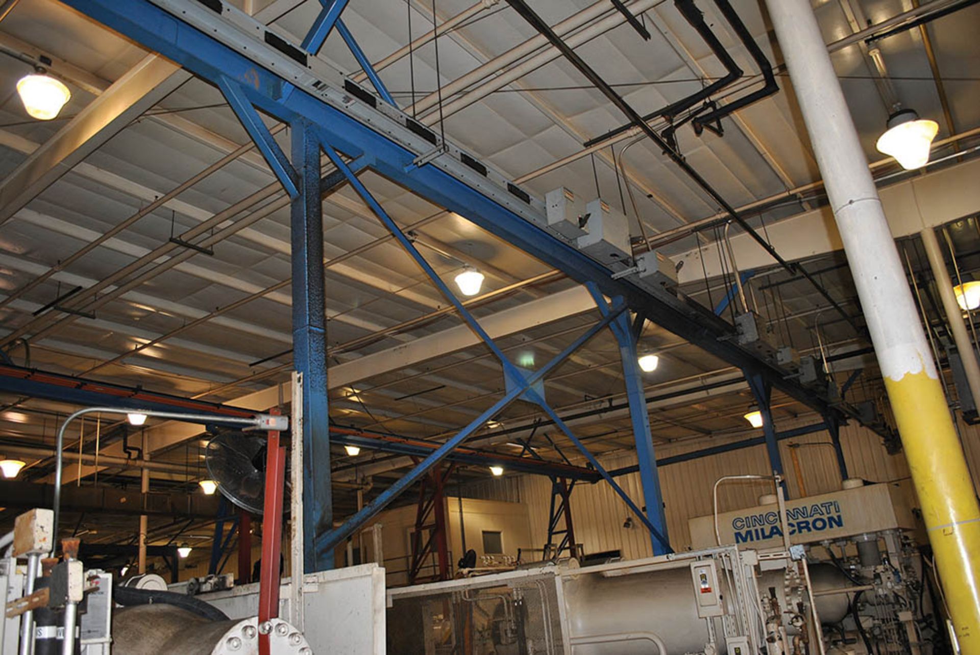 DIXIE 4-TON CRANE W/BLUE UPRIGHTS & RAIL, SINGLE BEAM TOP RUNNING, UNDERHUNG HOIST, FREE-STANDING