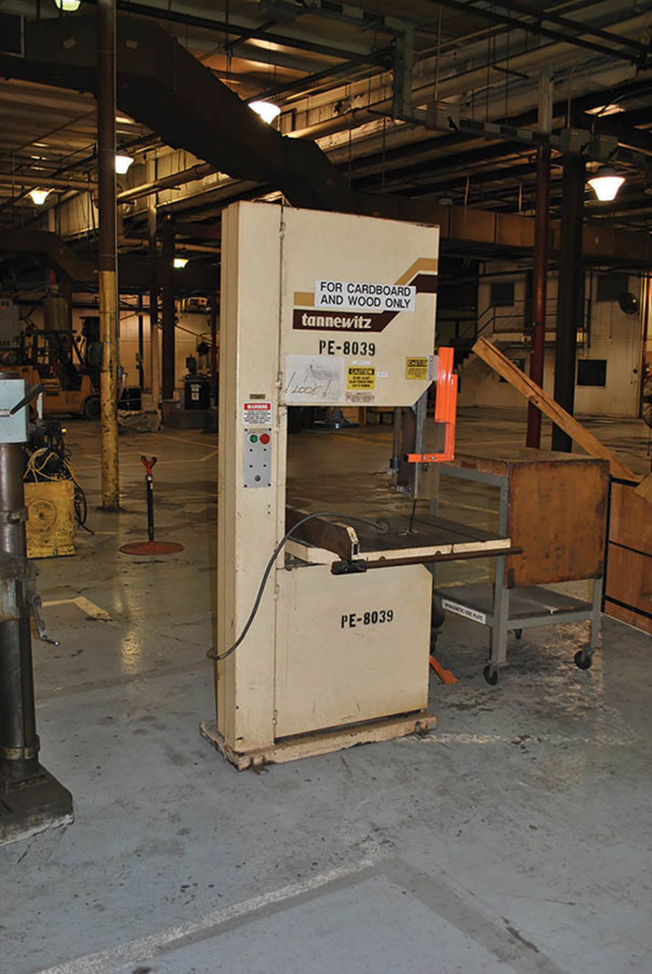 TANNEWITZ BANDSAW, 24" THROAT - Image 3 of 3