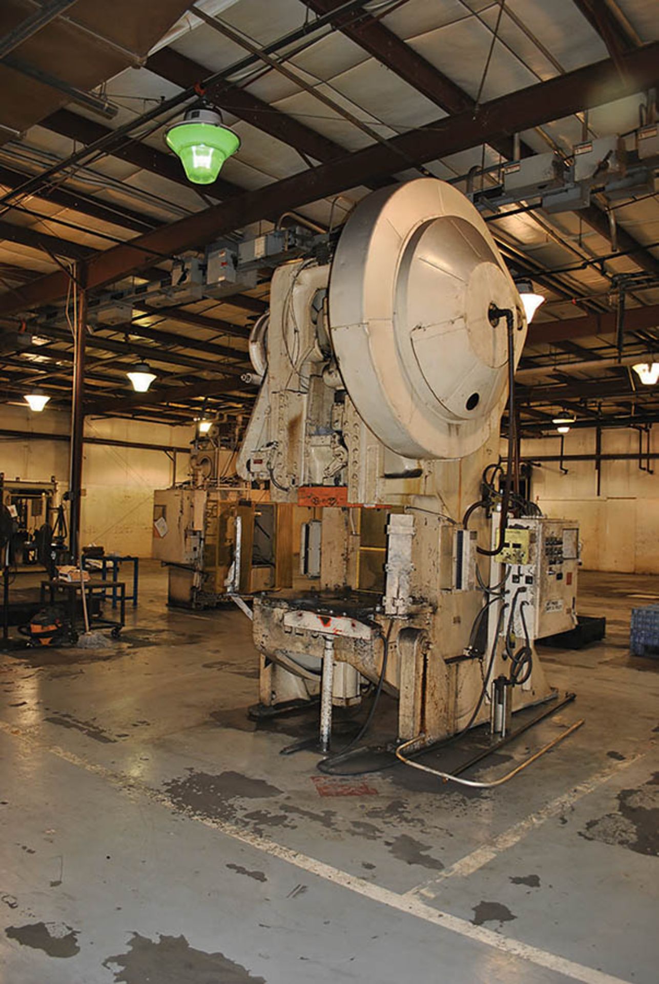 BLISS 150-TON STAMPING / PUNCH PRESS, MODEL 40772, S/N H52681, 30" X 46.5" BED, 12" STROKE, 19" - Image 2 of 6