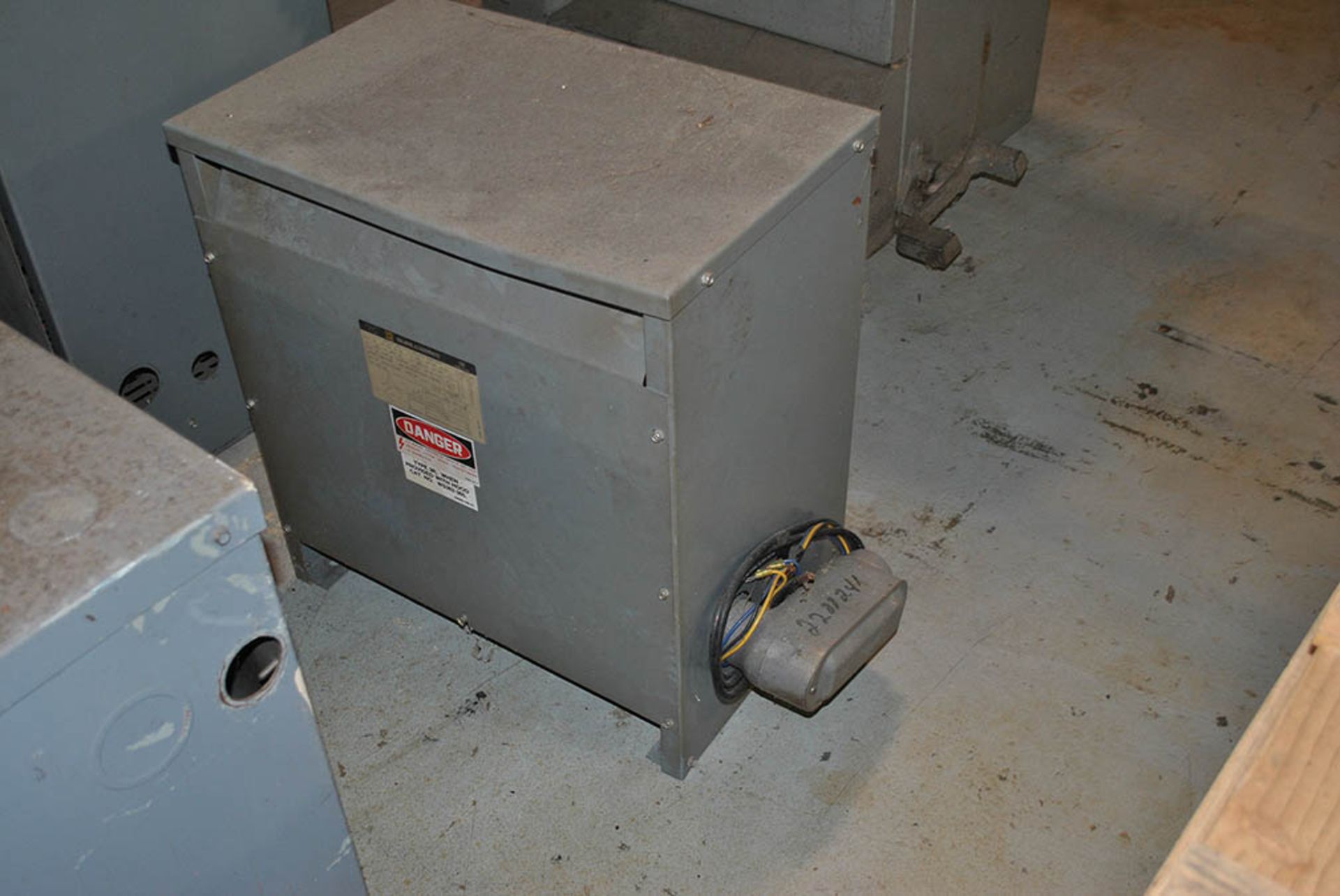 SQUARE D TRANSFORMER, 45 KVA, 480 PRIMARY, 208/120 SECONDARY