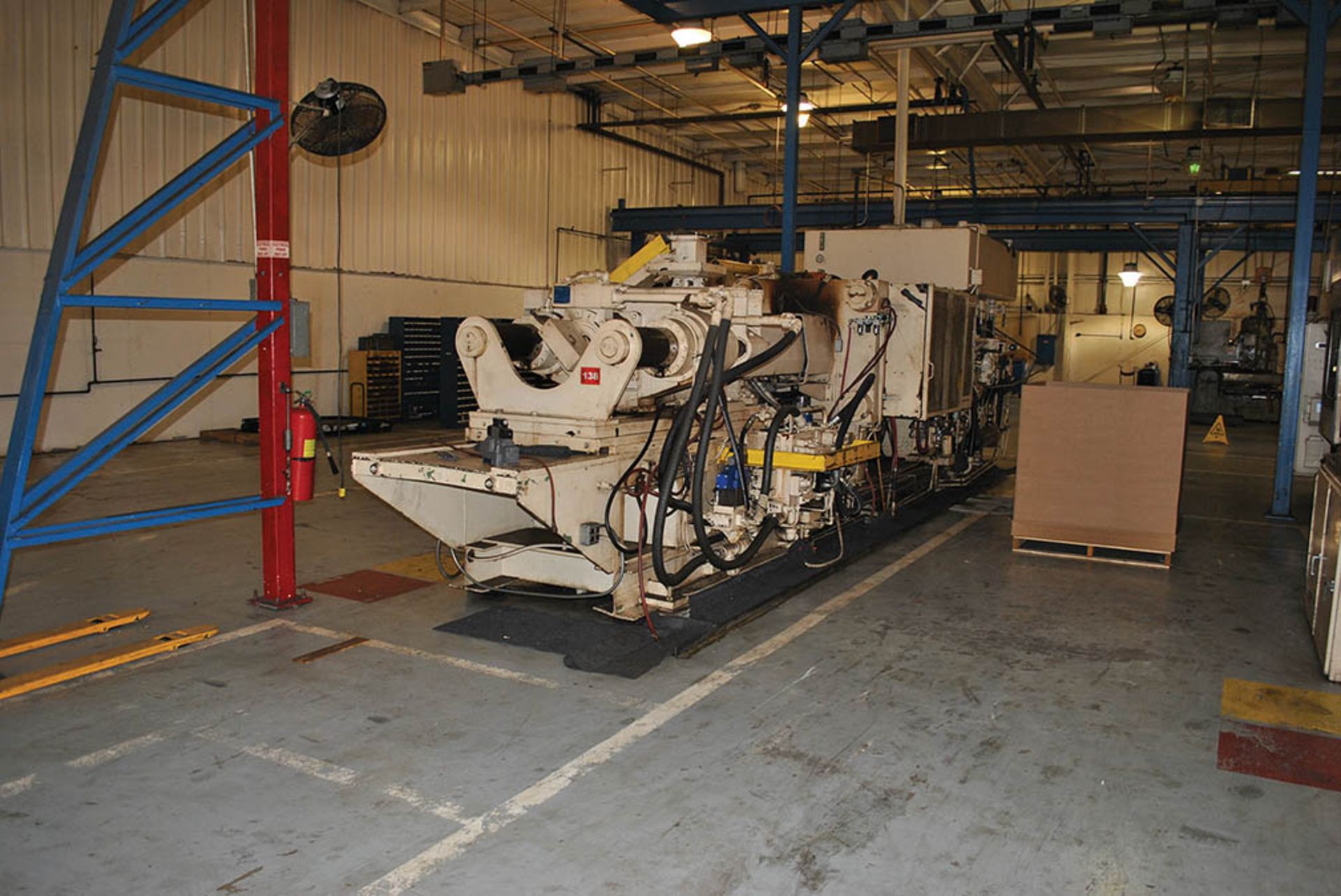 1977 HPM PLASTIC INJECTION MOLDING MACHINE, MODEL M500MP1X75, 75 OZ. SHOT, 48" X 48" PLATEN, 50" - Image 5 of 5