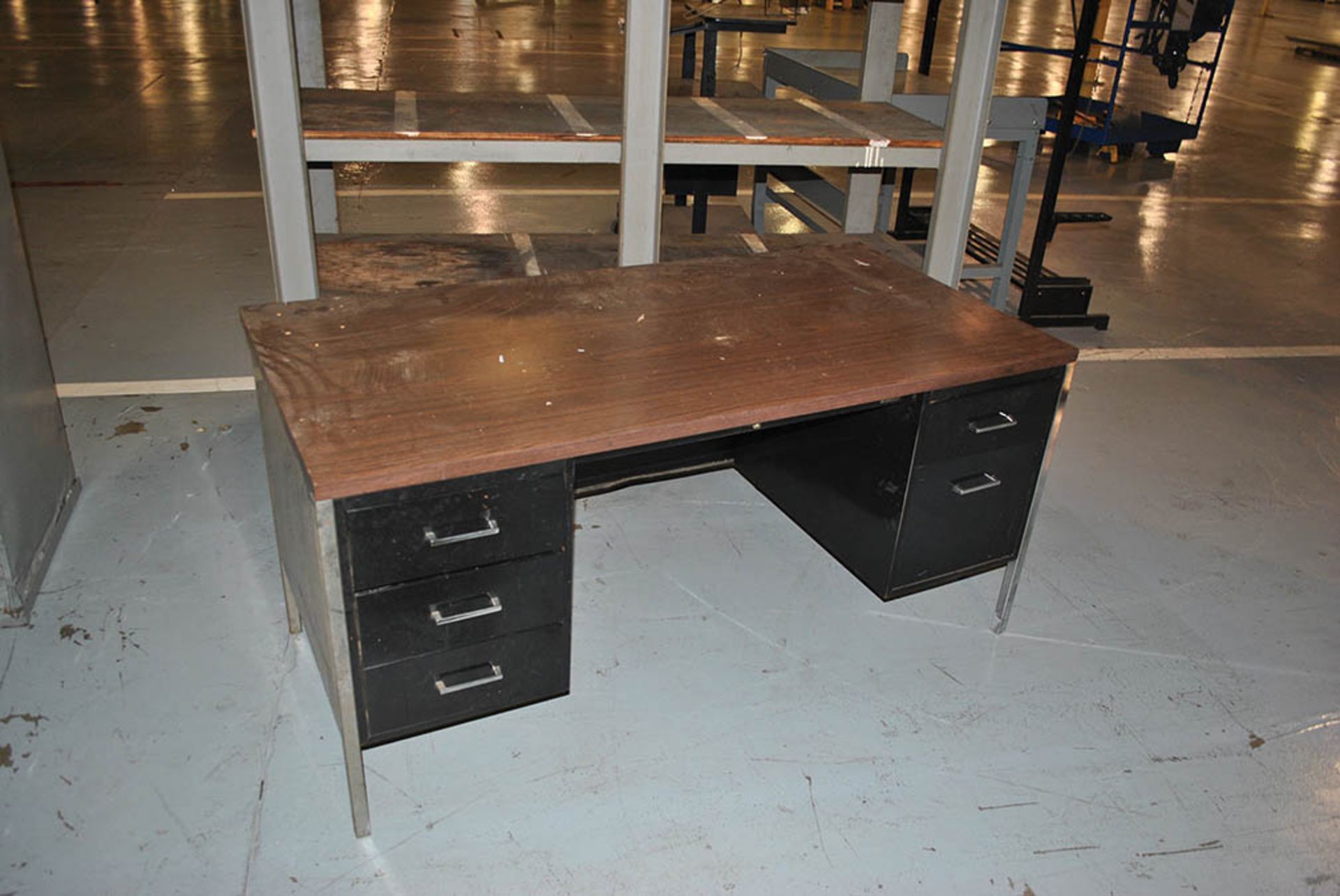 5-DRAWER DESK