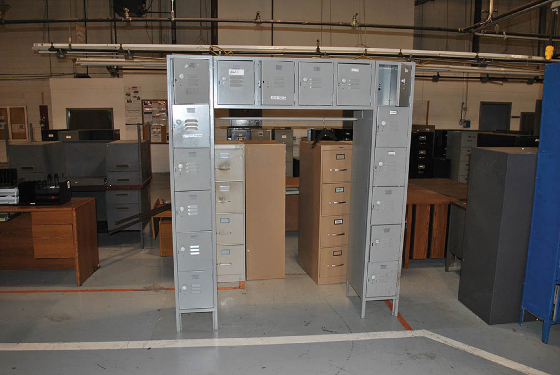 6' X 6'H HORSESHOE LOCKERS