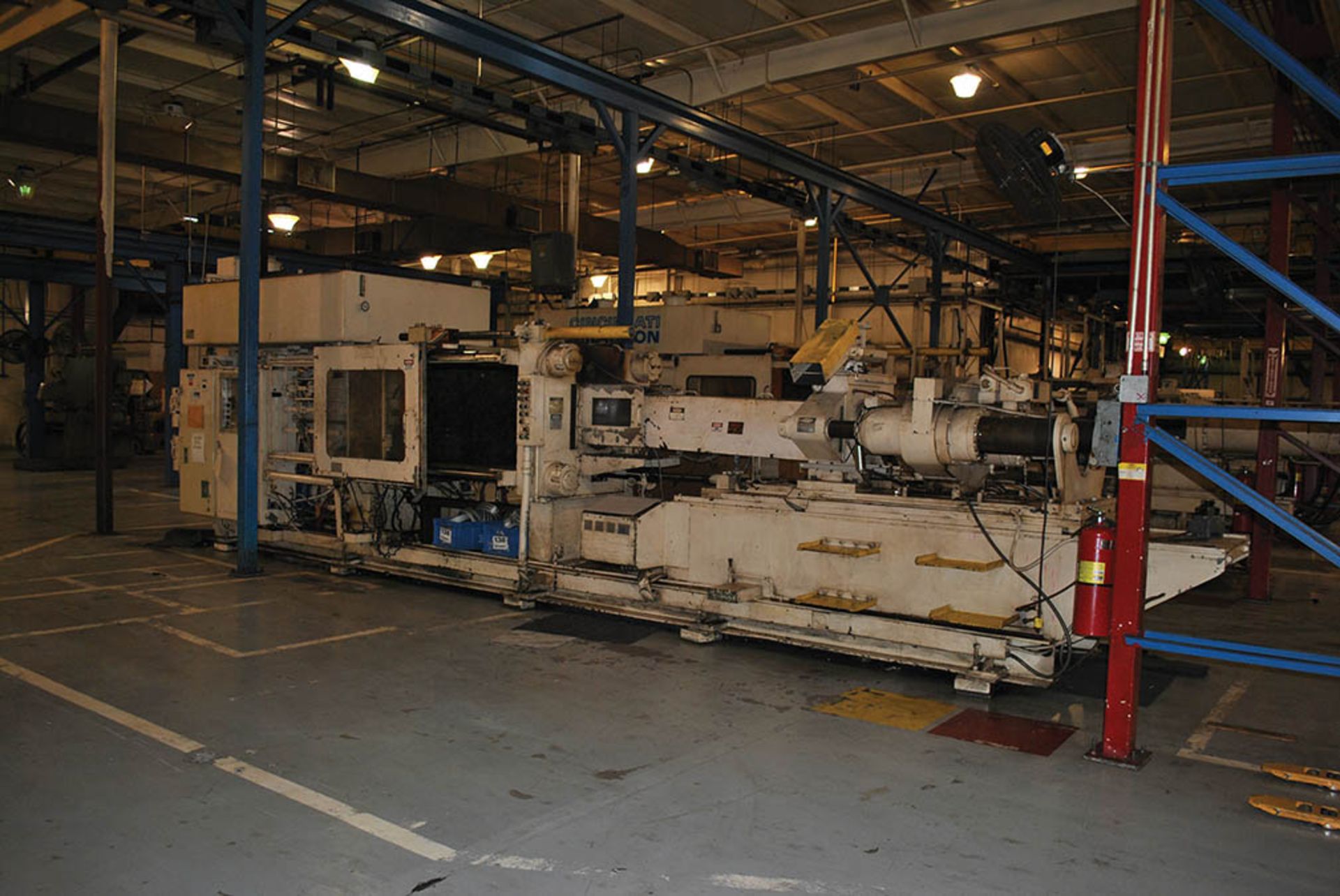 1977 HPM PLASTIC INJECTION MOLDING MACHINE, MODEL M500MP1X75, 75 OZ. SHOT, 48" X 48" PLATEN, 50" - Image 4 of 5