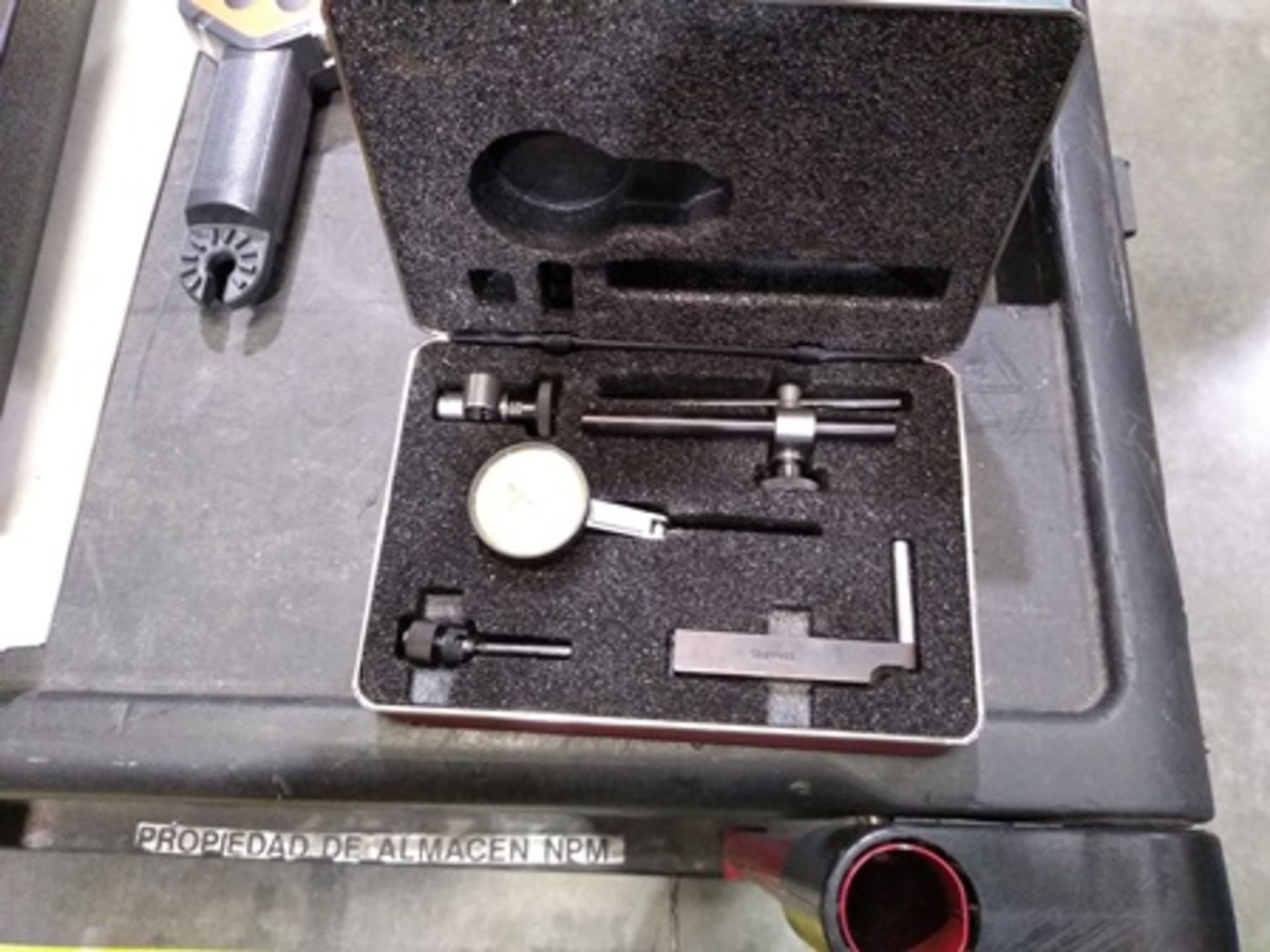 Gaveta de herramientas con puertas abatibles contiene caudalimetro Armstrong, amperímetro, medid - Image 5 of 10