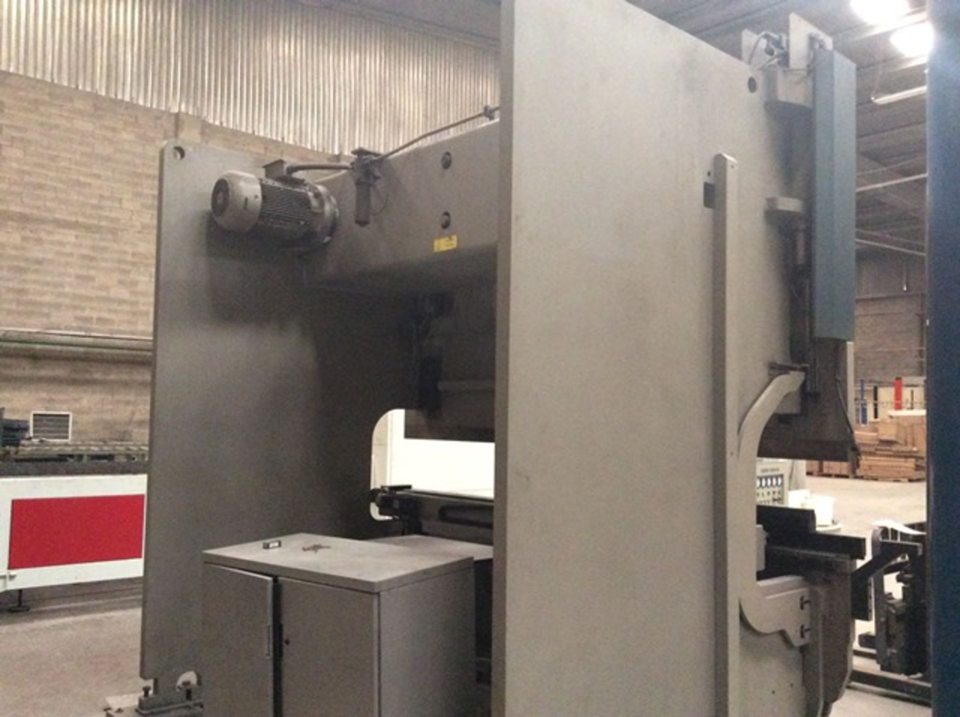 2003 SALVAGNINI ROBOFORMER PBS 135/3000 6-Axis CNC Press Brake s/n 0303/5280, 136 Ton Capacity… - Image 4 of 16