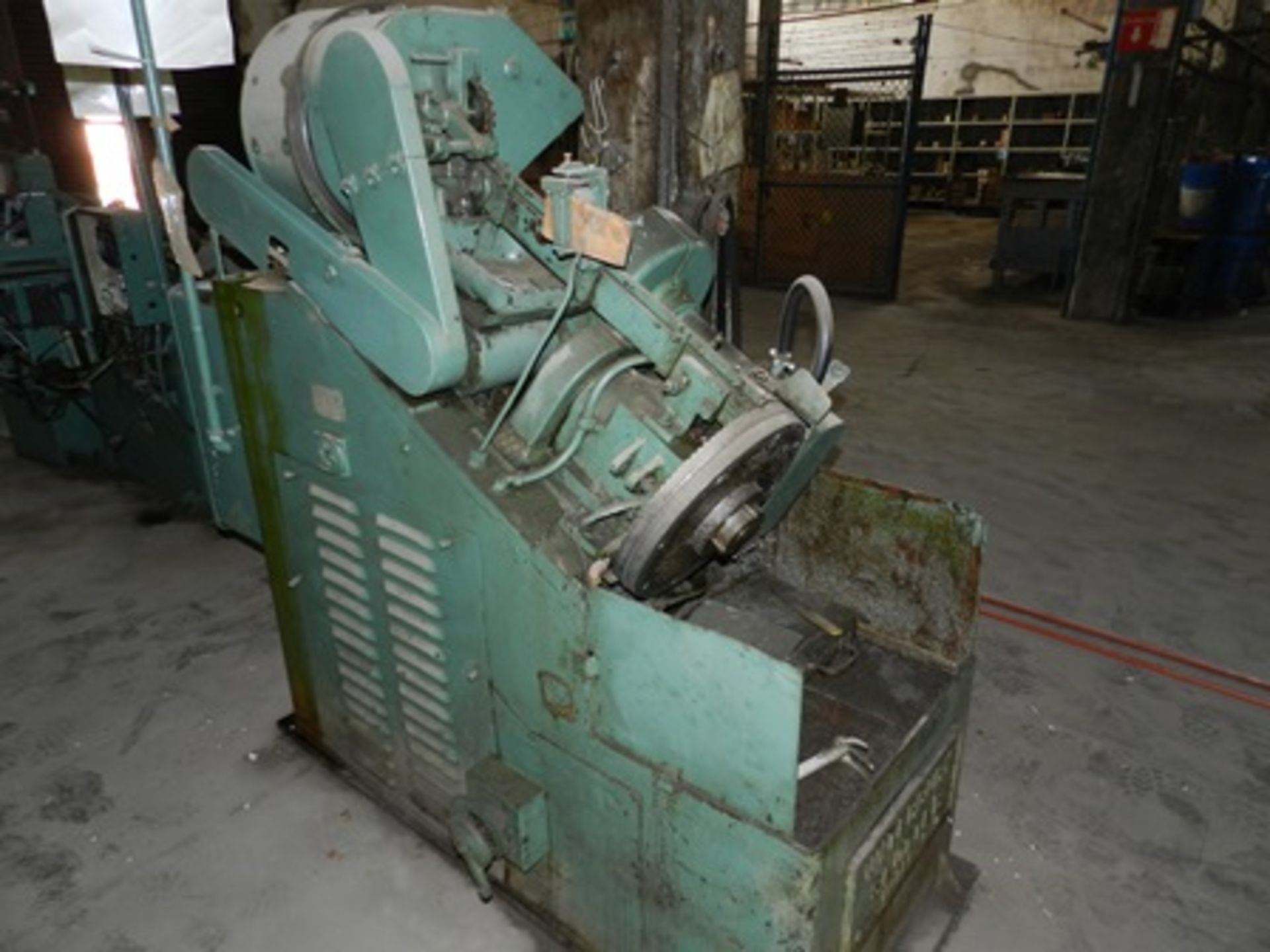 Máquina ranuradora de tornillos marca Waterbury Farrel no. 5 serie 221305-254