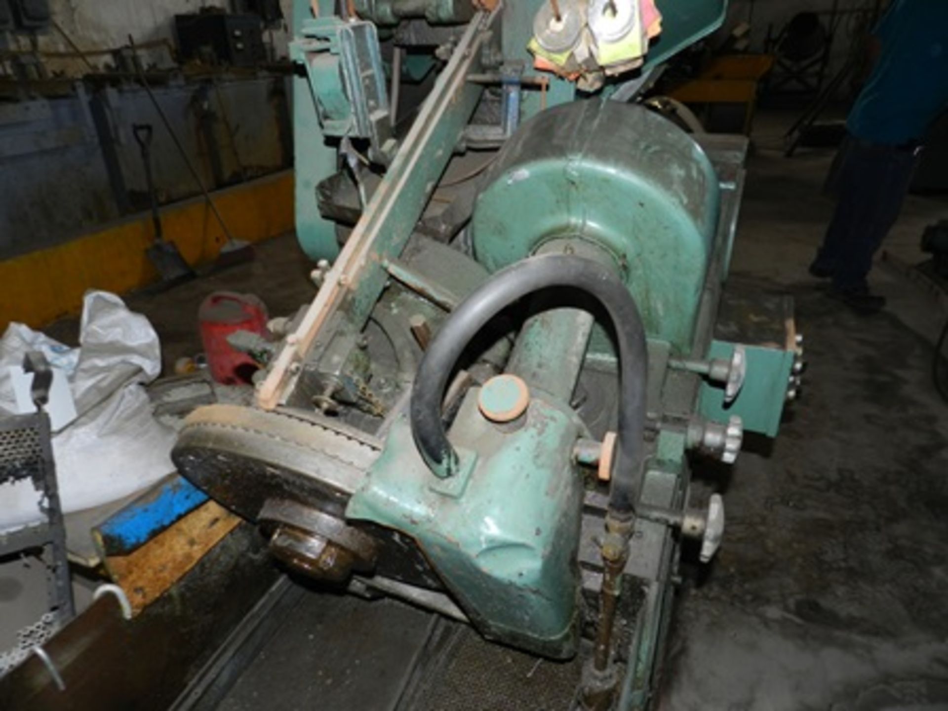 Máquina ranuradora de tornillos marca Waterbury Farrel modelo 5 de 5/16" alta vel. serie 180463-180 - Image 8 of 20