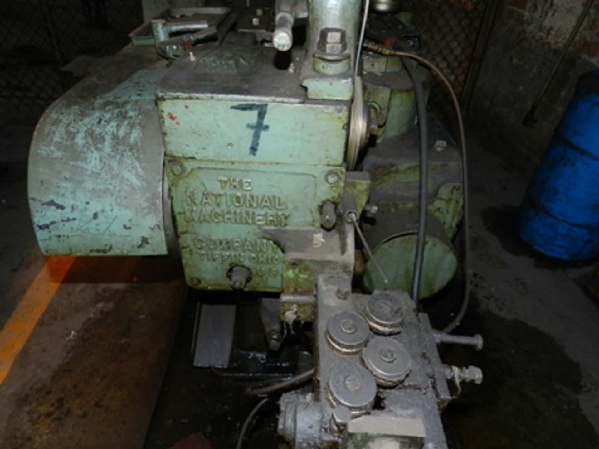Máquina forjadora de tornillos marca National modelo 3/16 ls serie 18946 - Image 7 of 13