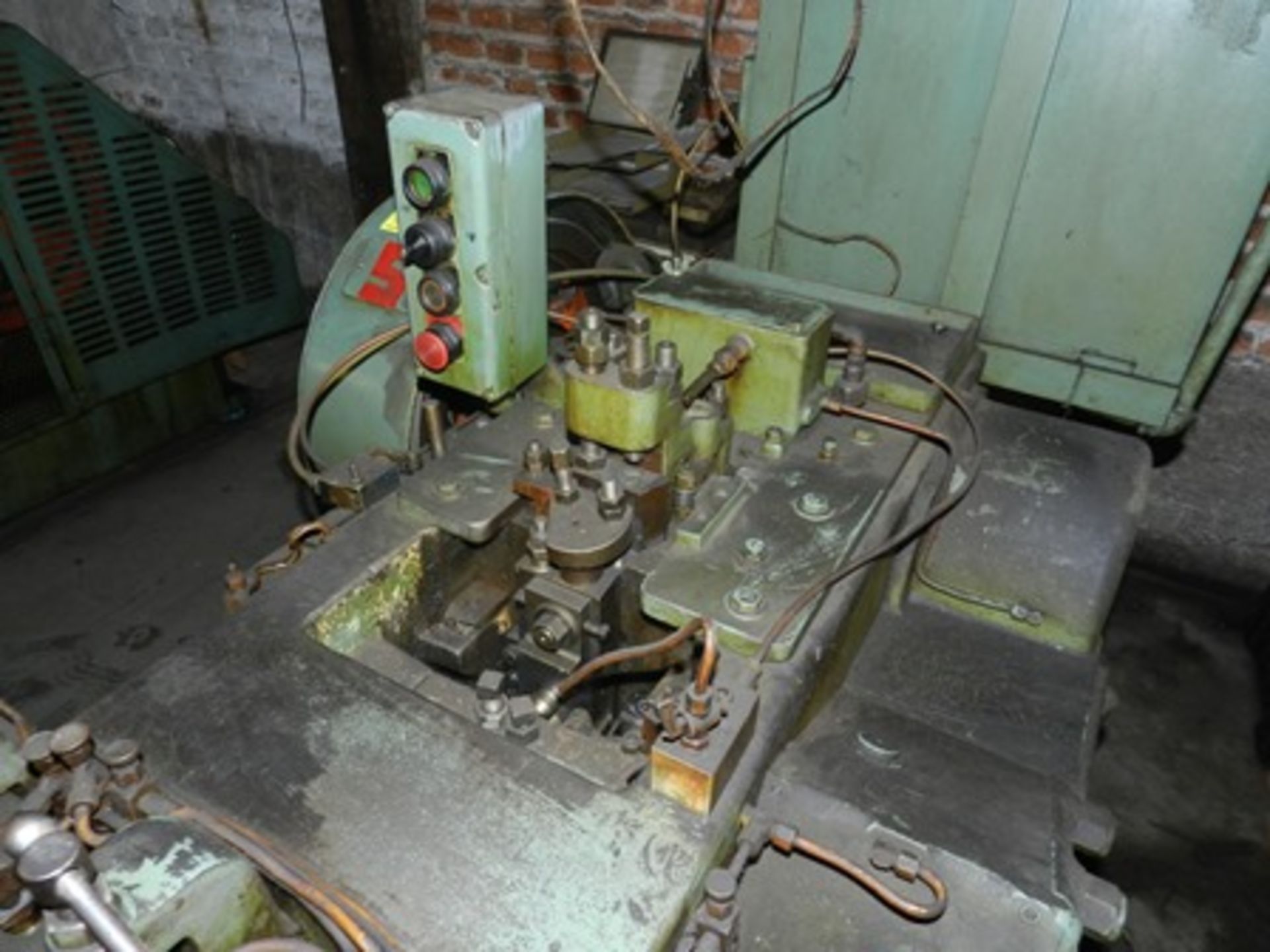 Máquina forjadora de tornillos marca Waterbury Farrel modelo hi-pro 3/16" serie 167651-536 - Image 5 of 10