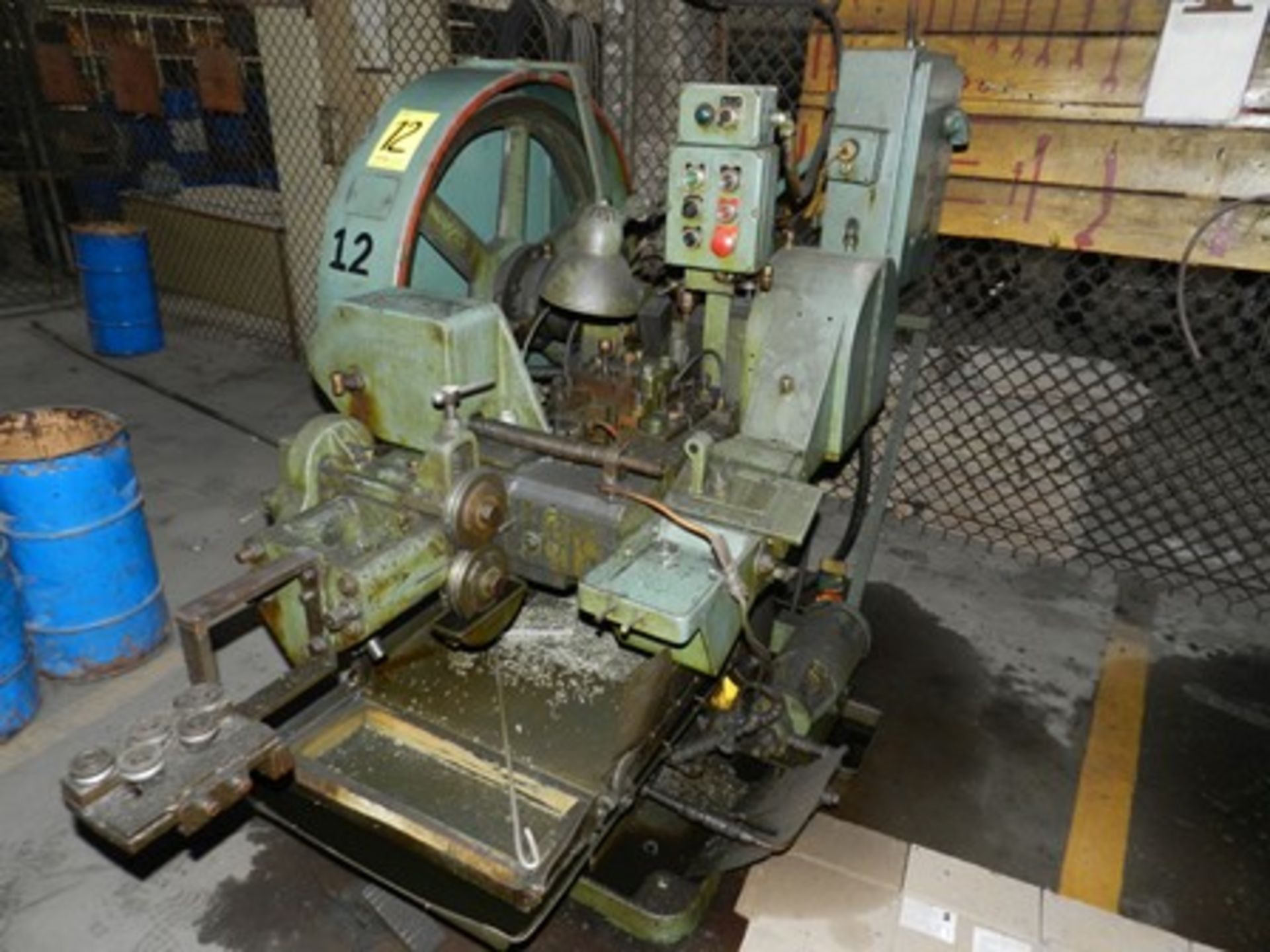 Máquina forjadora de remaches 1/4 marca Waterbury Farrel modelo 2 serie 220596478 con cabezadora e