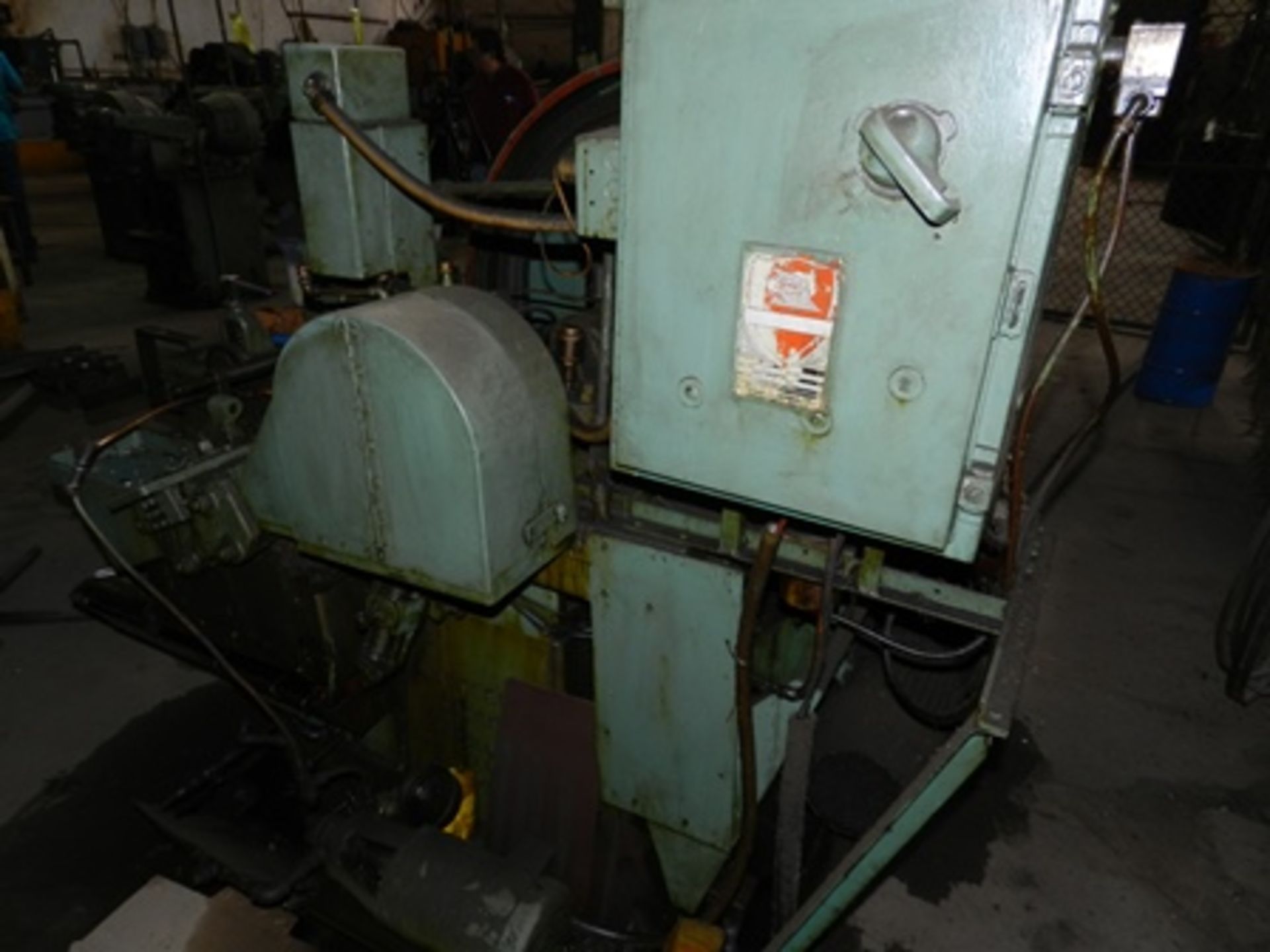 Máquina forjadora de remaches 1/4 marca Waterbury Farrel modelo 2 serie 220596478 con cabezadora e - Image 8 of 13
