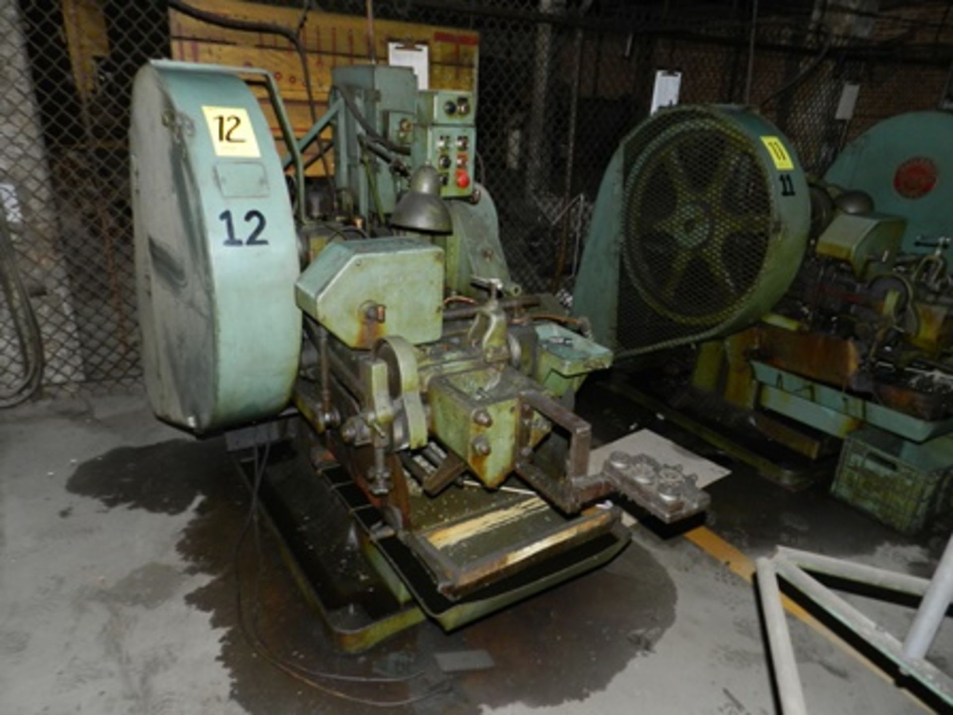 Máquina forjadora de remaches 1/4 marca Waterbury Farrel modelo 2 serie 220596478 con cabezadora e - Image 13 of 13