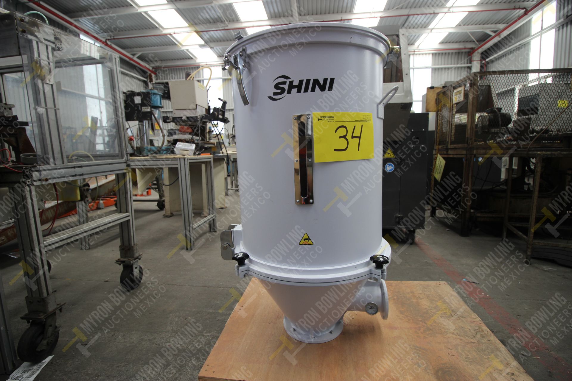 Shini Plastics Technologies 100kg hopper dryer mod. SHD-100SL-CE, with no control cabinet and blower - Image 2 of 13