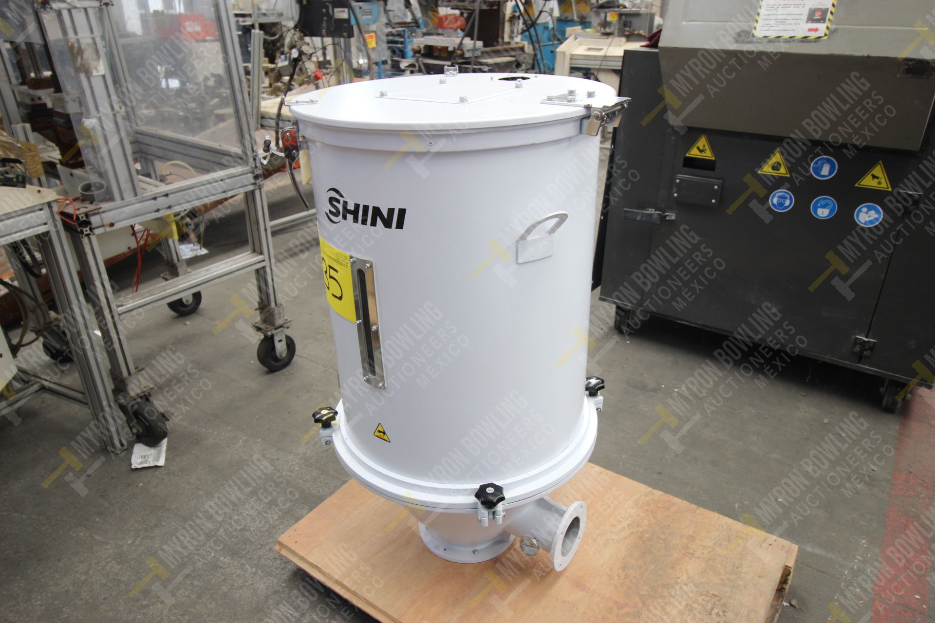 Shini Plastics Technologies 100kg hopper dryer mod. SHD-100SL-CE, with no control cabinet and blower - Image 3 of 13