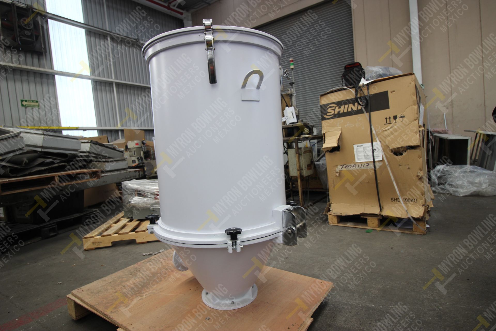 Shini Plastics Technologies 100kg hopper dryer mod. SHD-100SL-CE, with no control cabinet and blower - Image 10 of 13